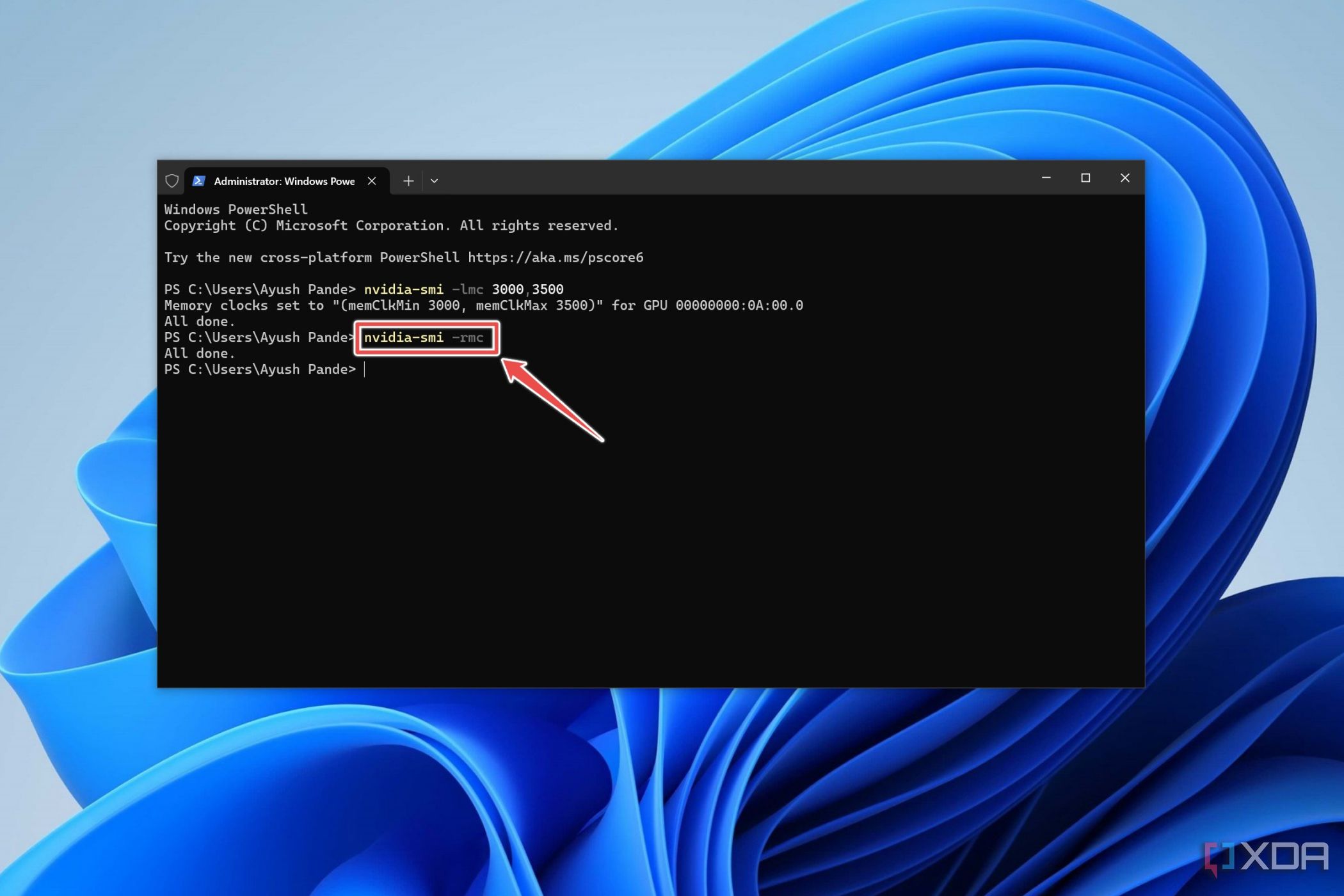 La aplicación de terminal de Windows con el comando nvidia-smi -rmc resaltado