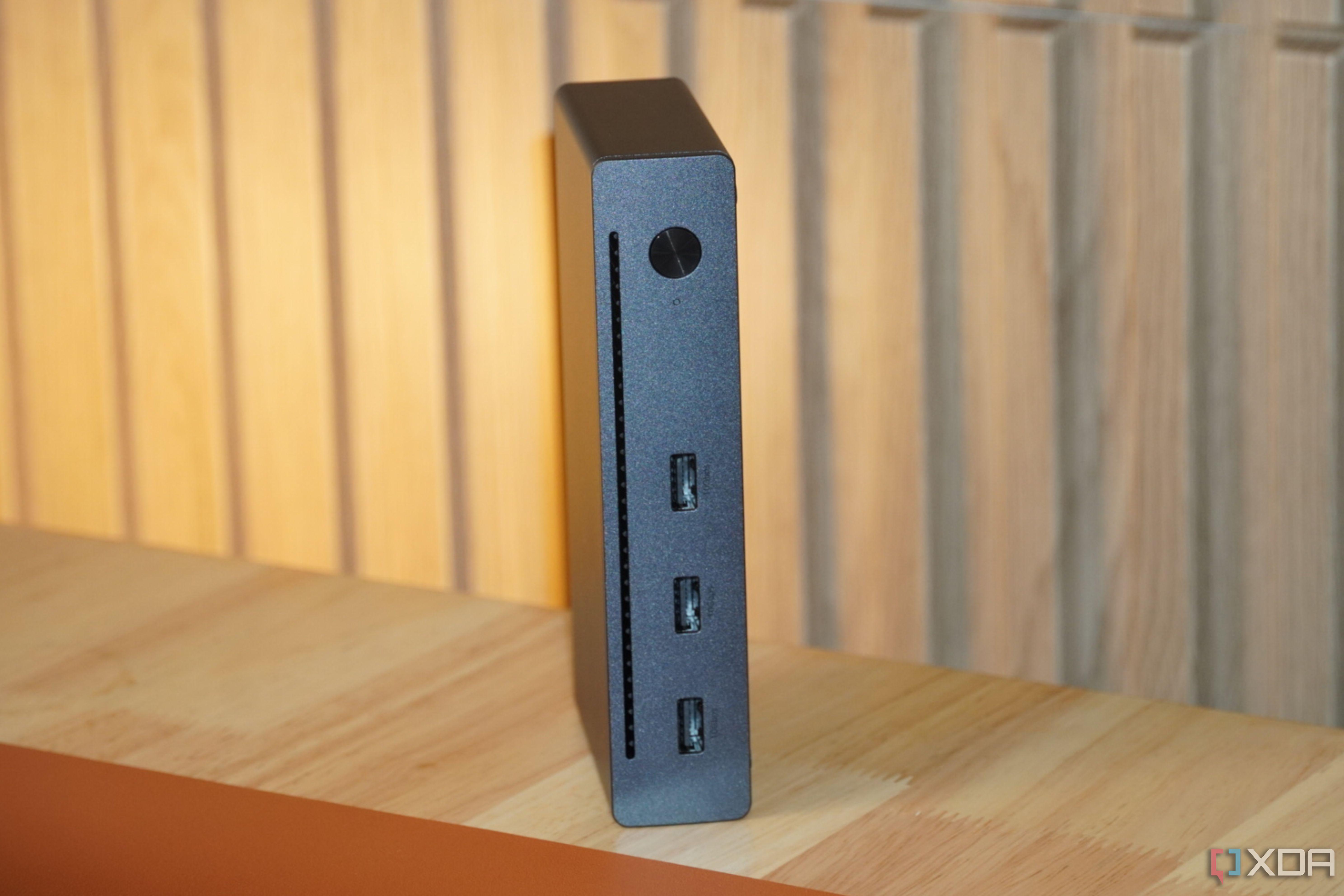 [James] UGREEN Revodok Max 208 Ugreen Revodok Max 208 Review: This Thunderbolt 4 Dock Has