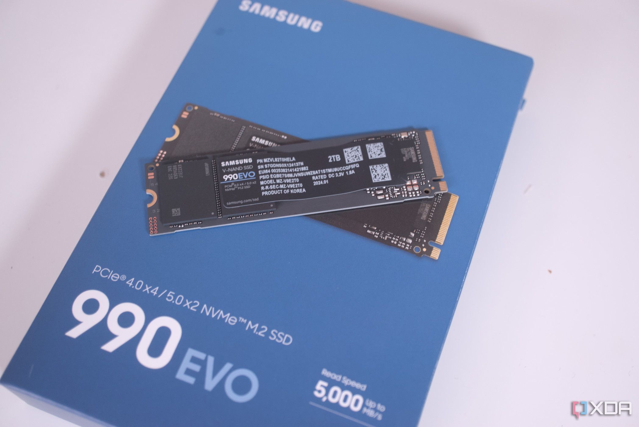 Samsung 990 Evo en su propia caja