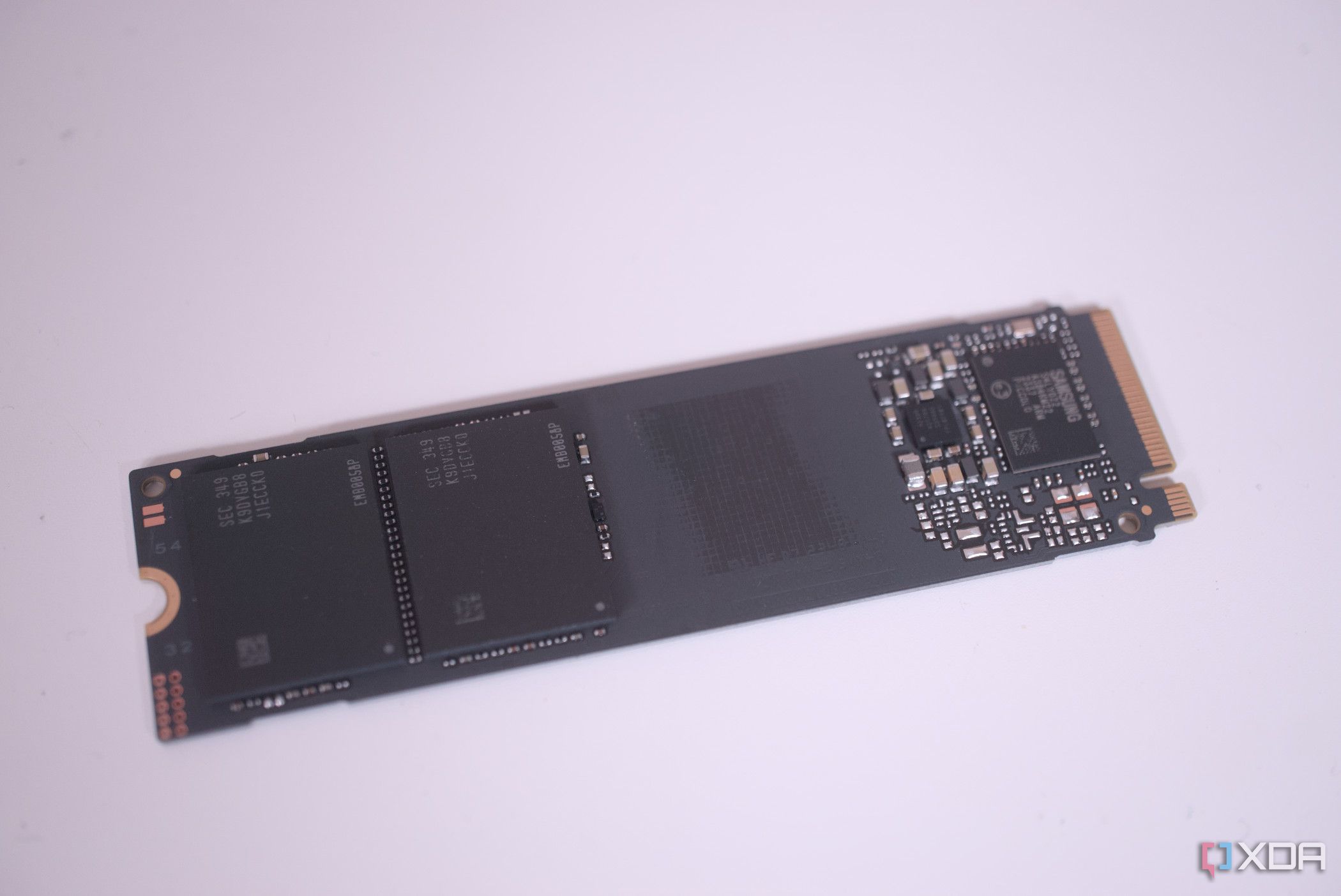 Samsung-990-evo-ssd-pegatina-eliminada