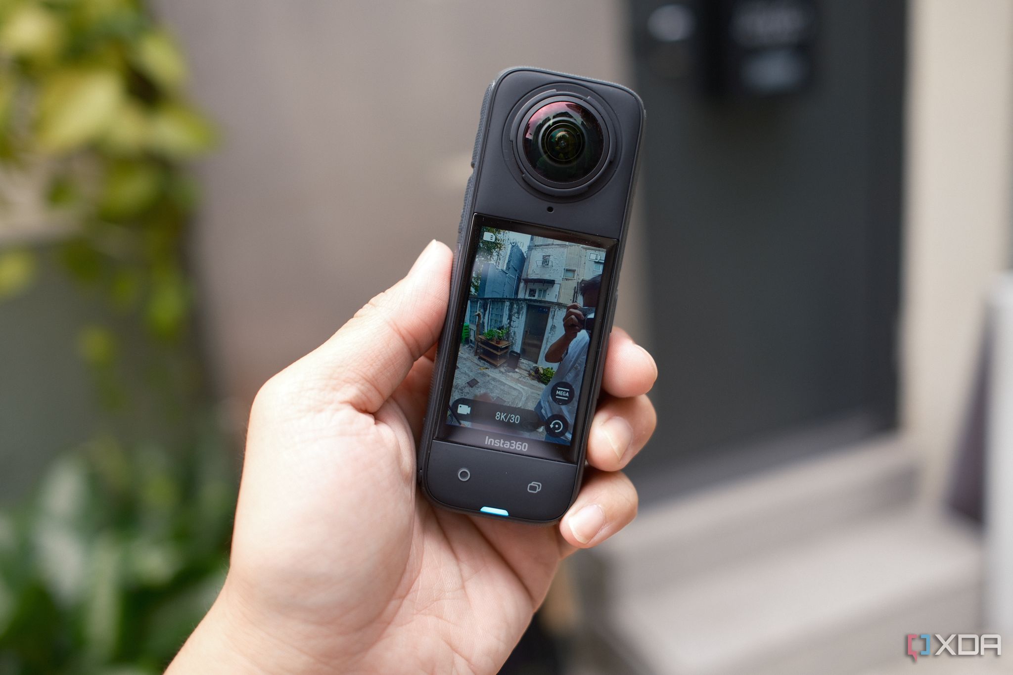 Insta360 X4 in the hand 