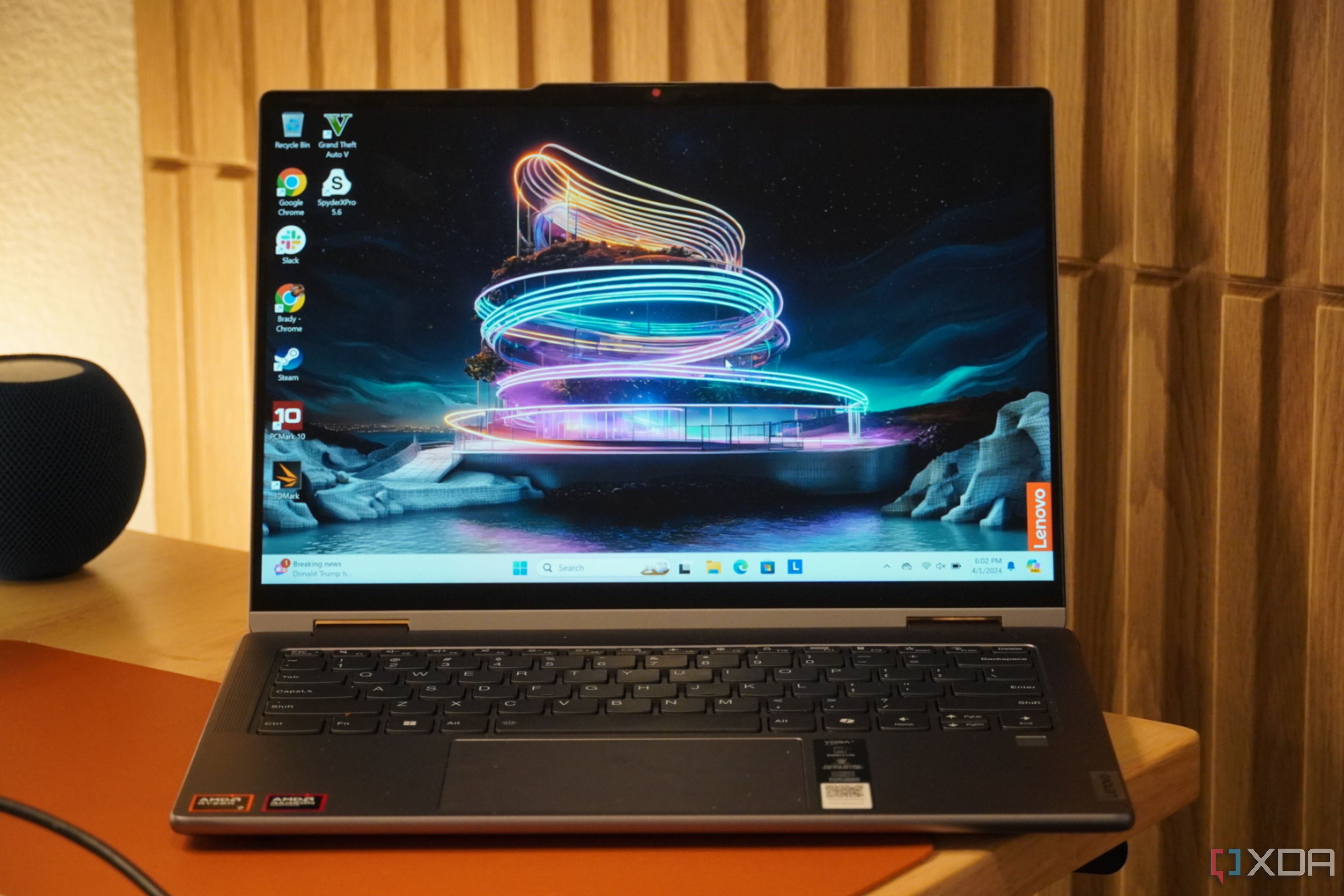 The Lenovo Yoga 7 display.