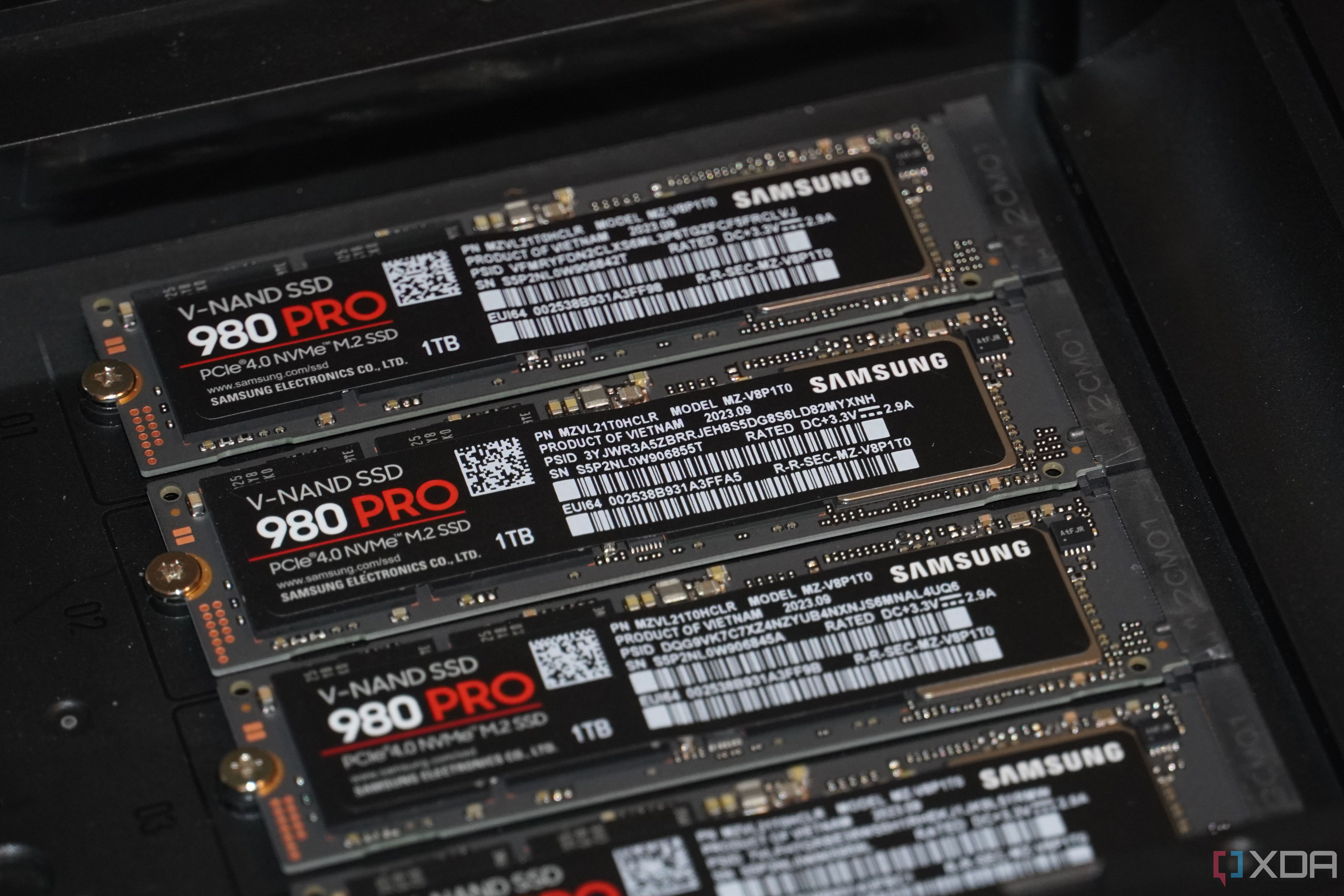 SSD de Samsung dentro del NAS Ugreen.