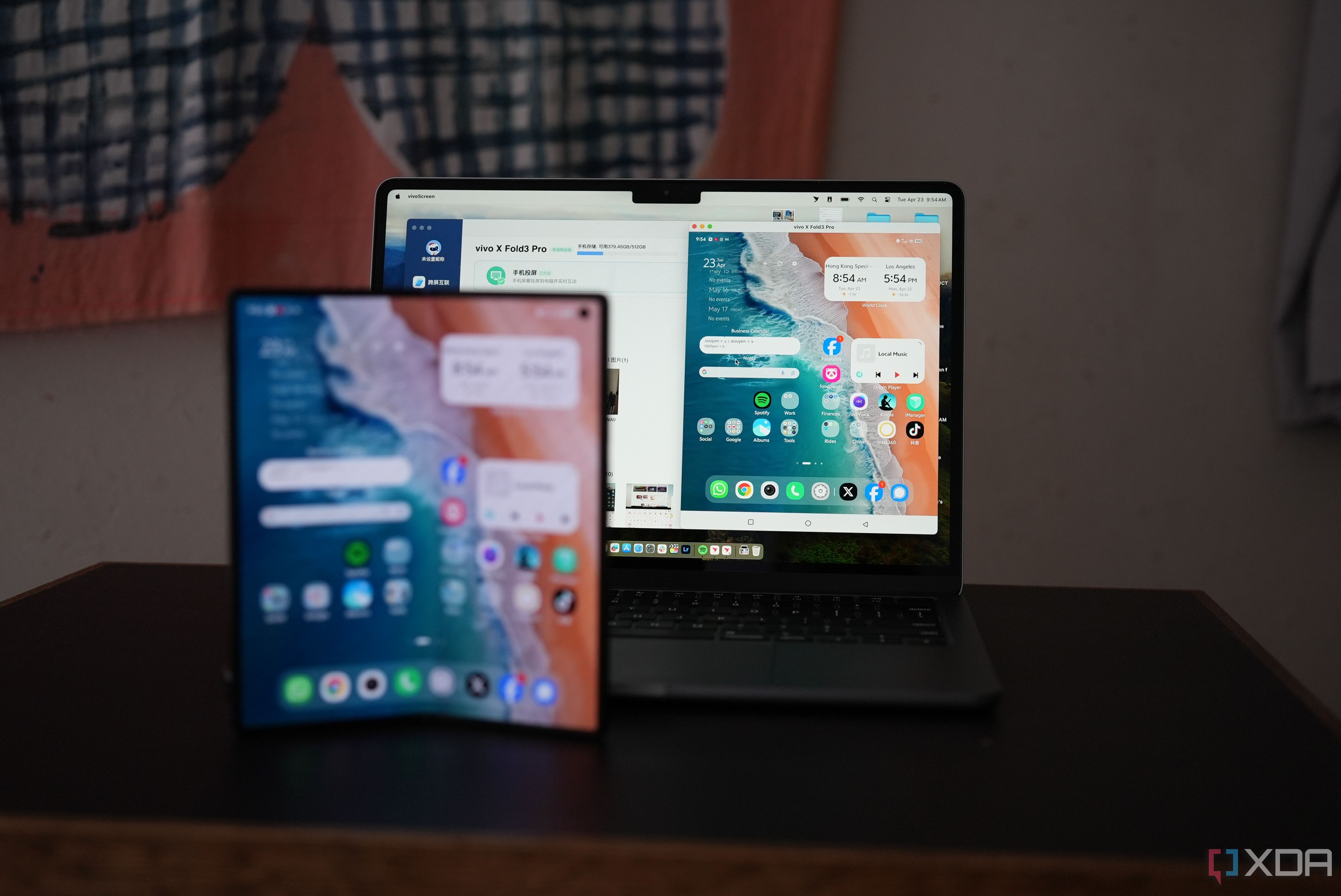 originOs en el vivo x fold 3 pro y un macbook pro