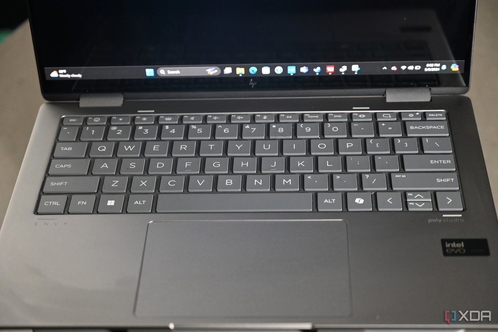 Primer plano del teclado de la HP Envy x360 14 (2024)