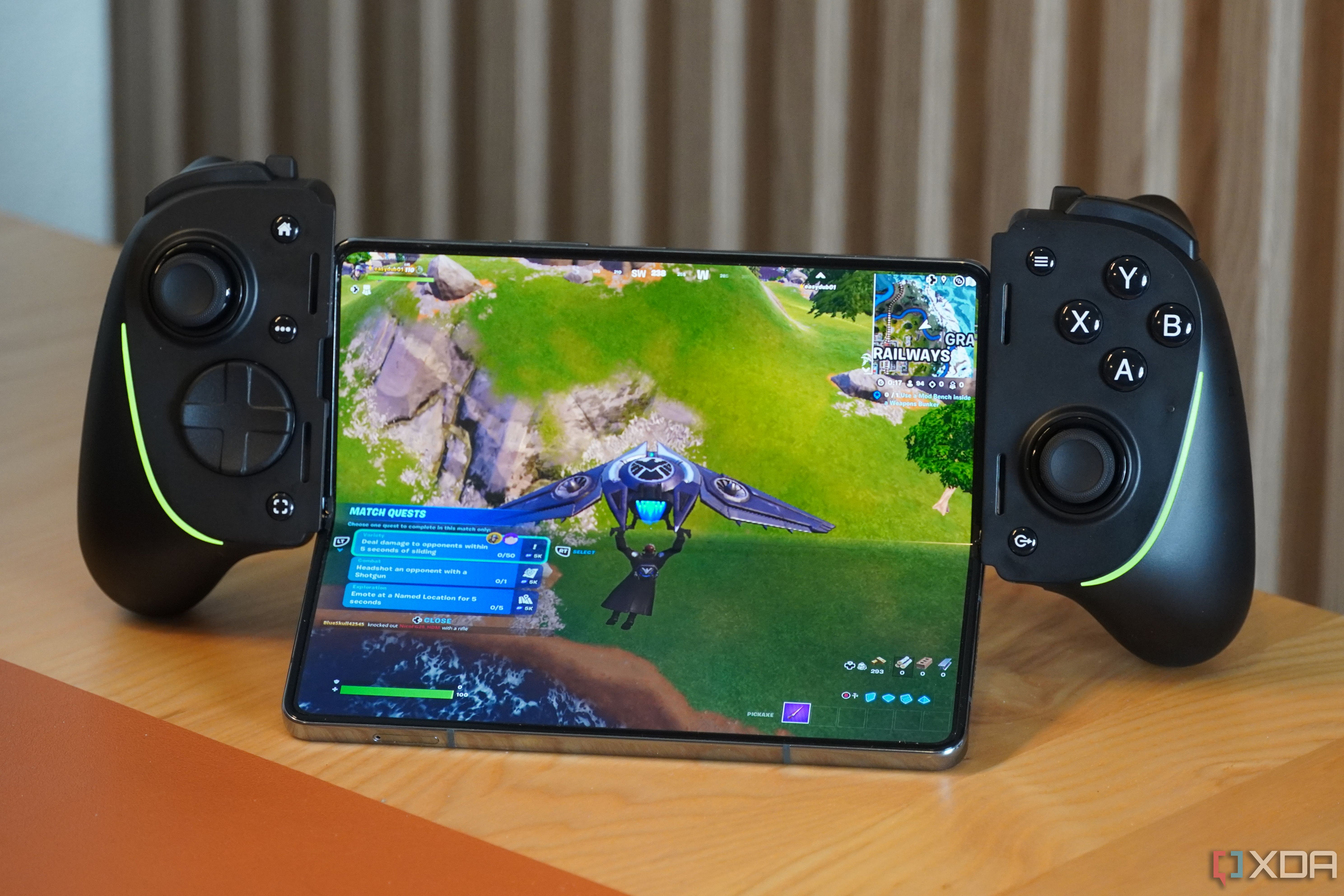 5 reasons why a foldable phone can beat a handheld PC at gaming