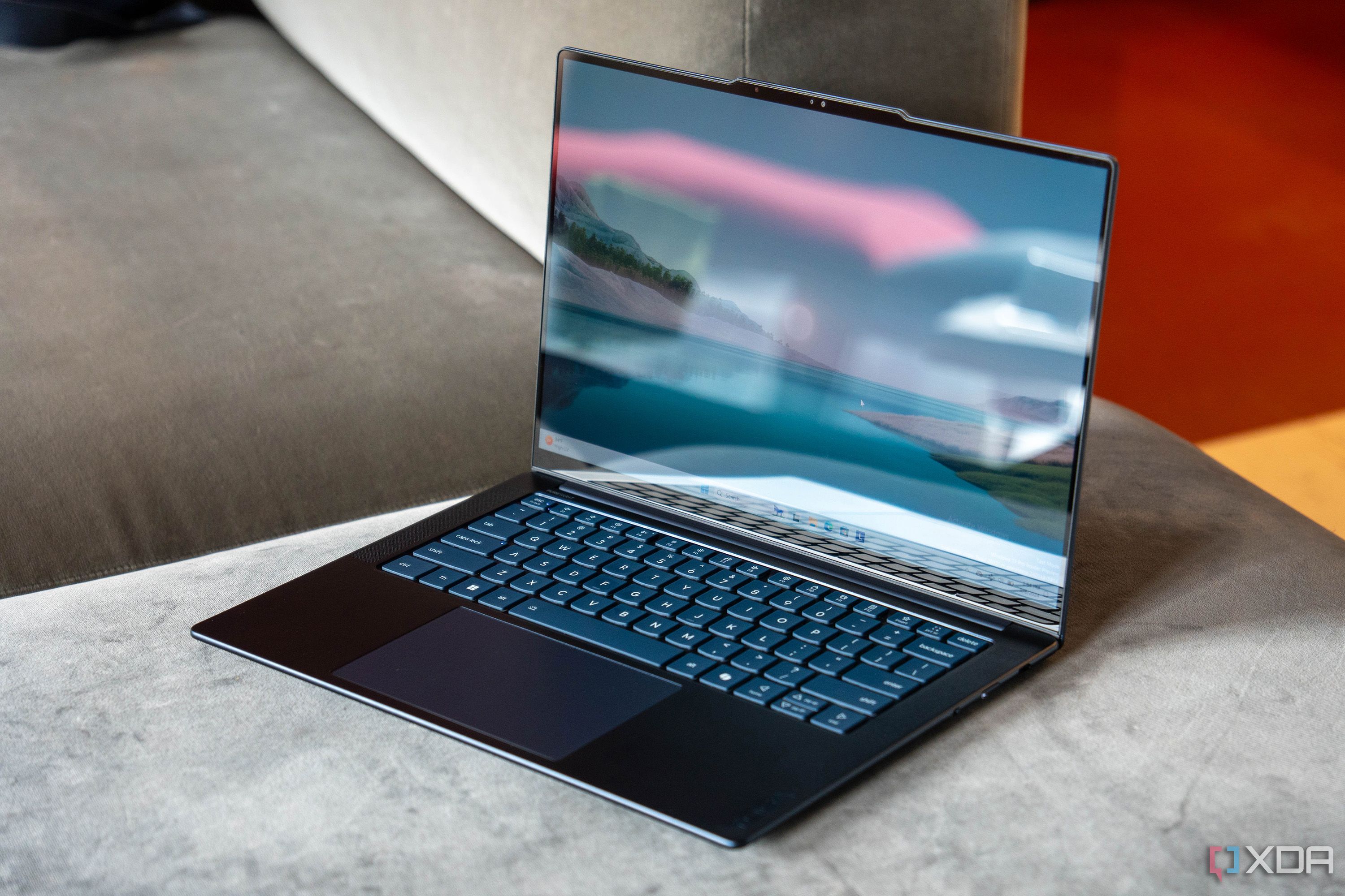 Lenovo Yoga Delgado 7x (8)