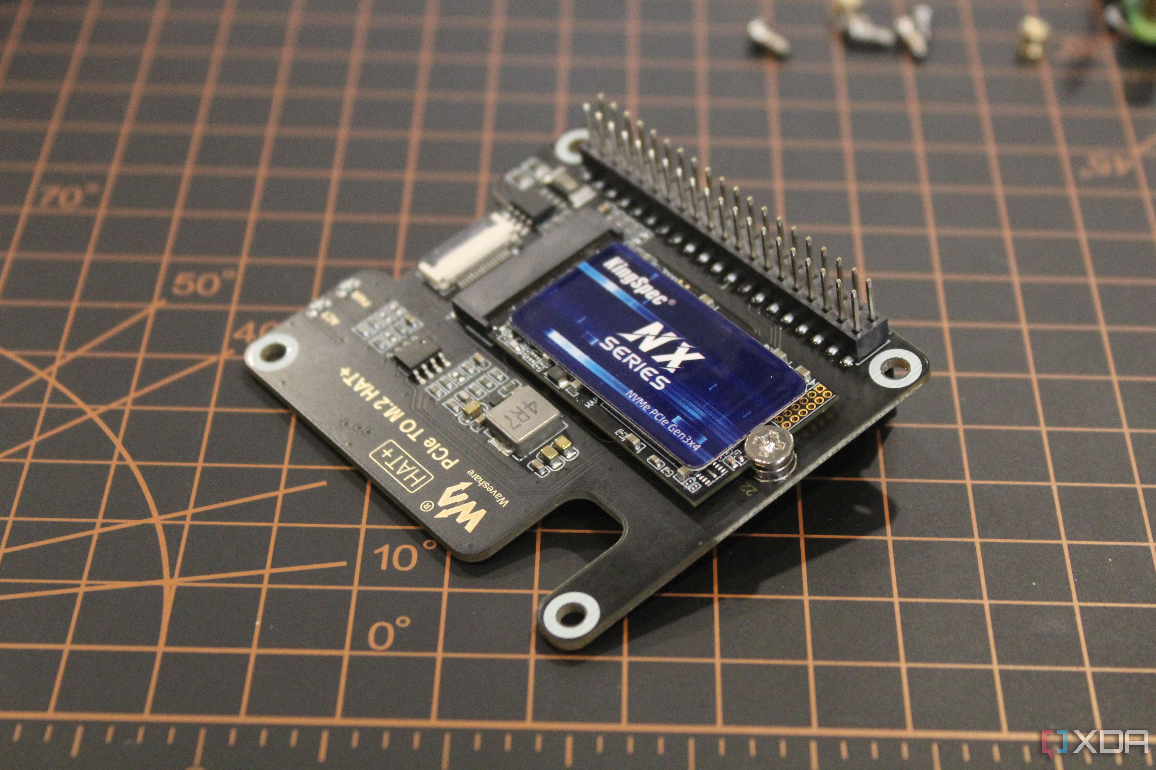 HAT PCIe de Waveshare con extensores de pines GPIO