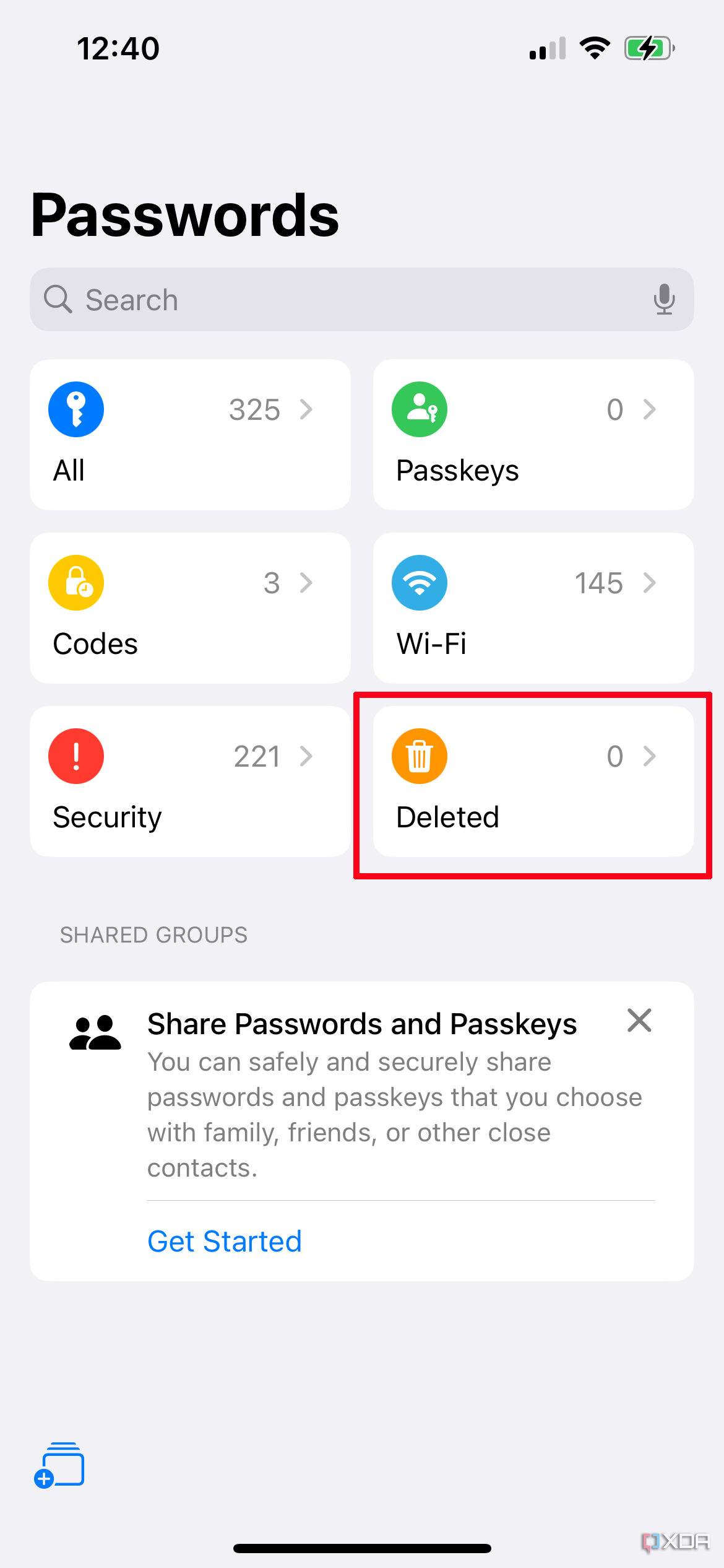 iPhone Главная страница приложения «Пароли» с выбранным пунктом «Удалено».