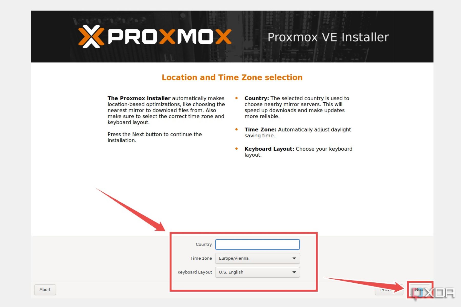 La configuración de país, zona horaria y distribución del teclado en el asistente de instalación de Proxmox