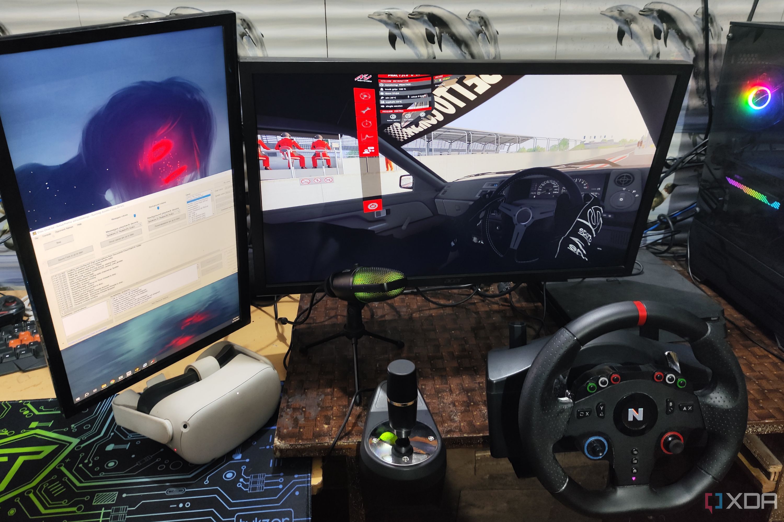 Assetto Corsa funcionando en modo VR, con un volante Nitho Pro y Meta Quest 2 junto a los monitores