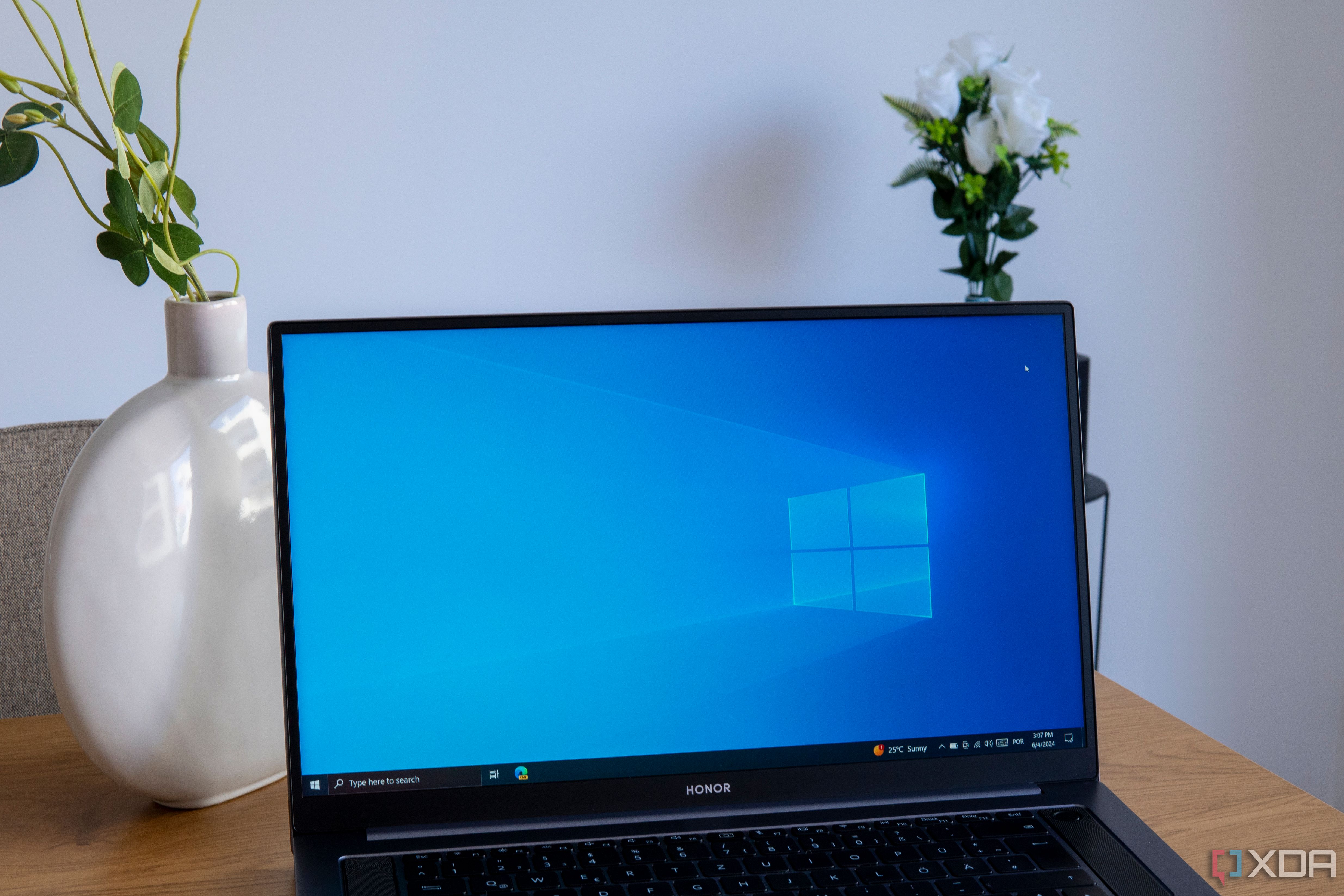 Una computadora portátil con Windows 10