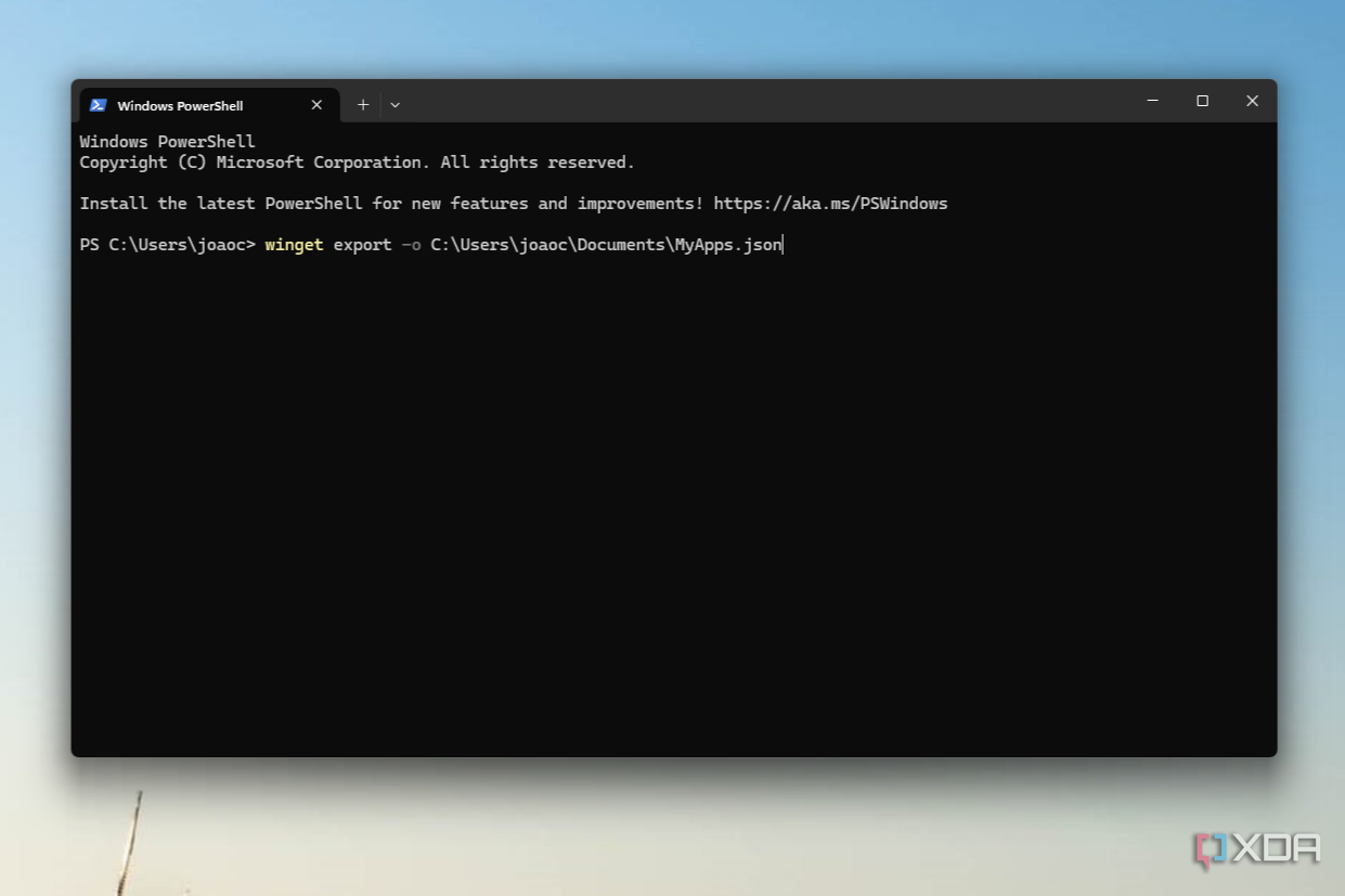 Screenshot del Terminale Windows con un comando per esportare un elenco di app installate