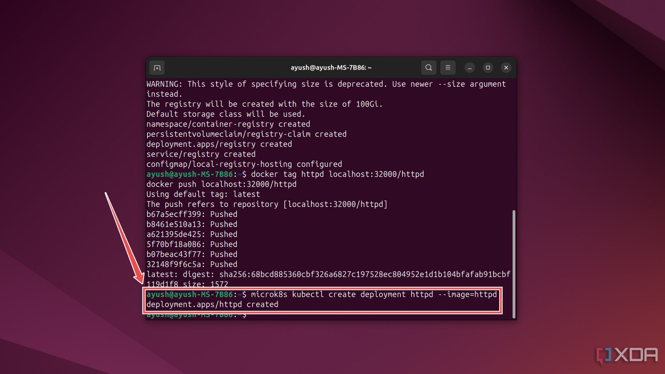 El comando de terminal para implementar un contenedor MicroK8s usando una imagen Docker en Ubuntu