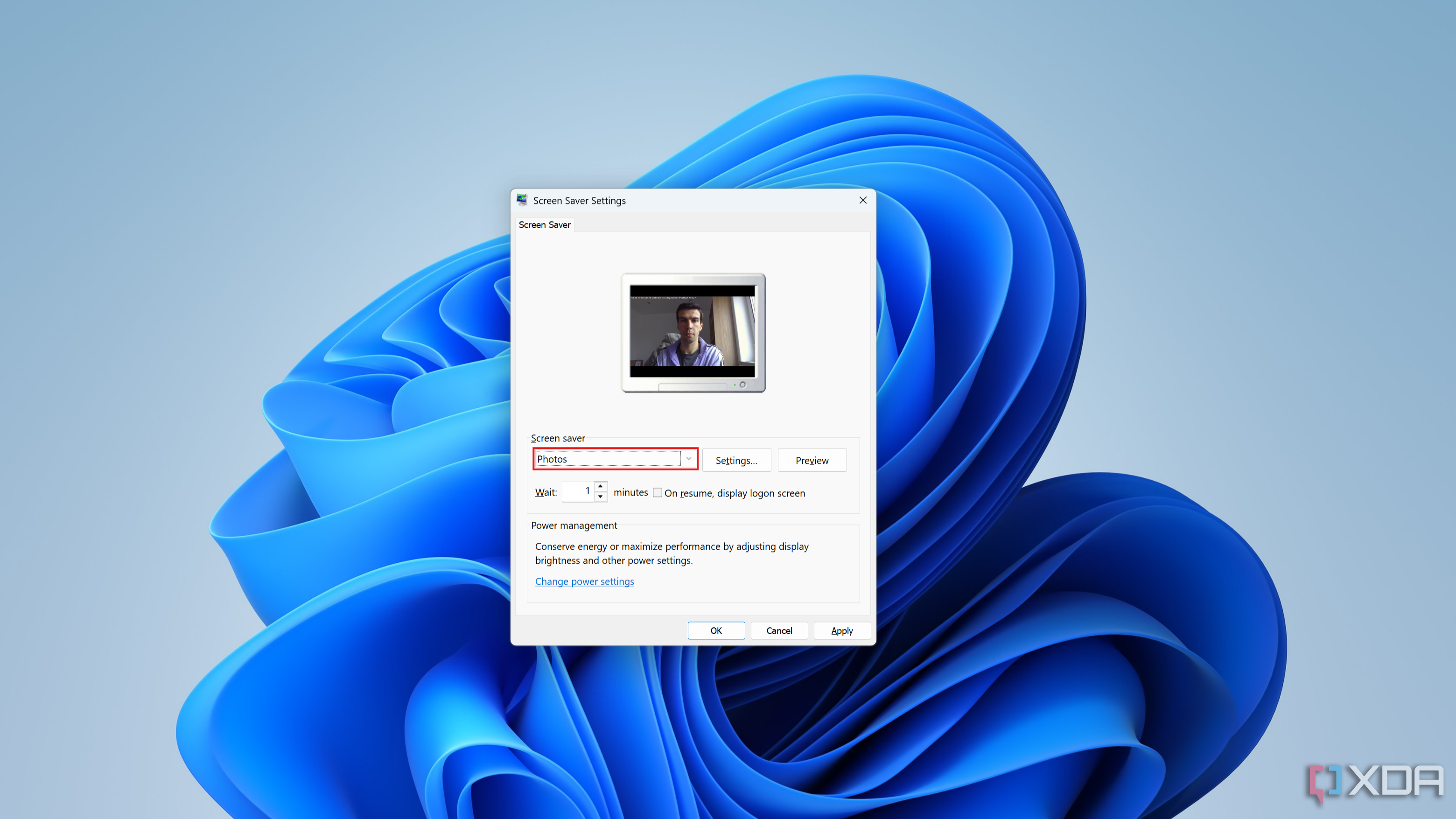 Captura de pantalla de la configuración del protector de pantalla en Windows 11 con el protector de pantalla configurado en Fotos