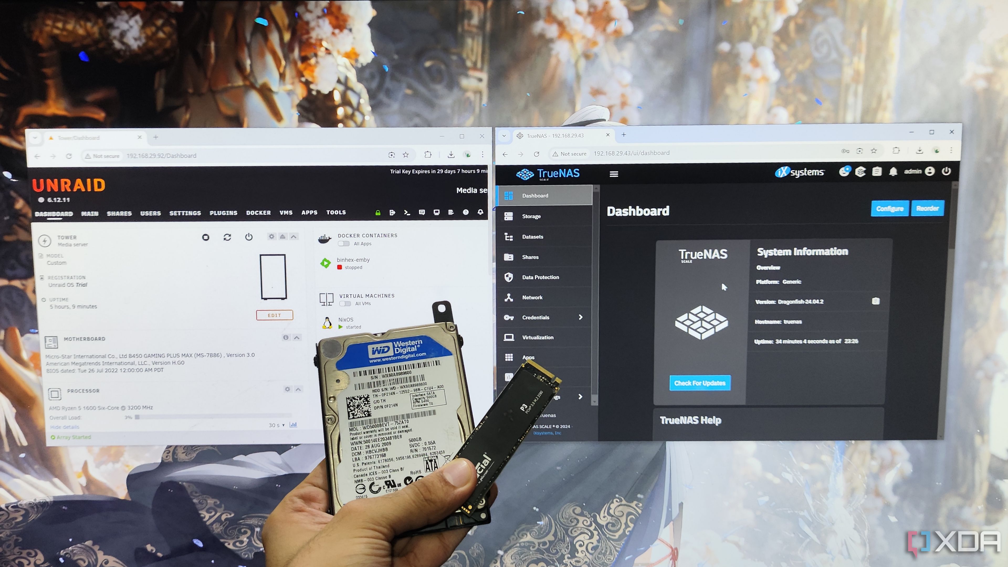 Une personne tenant un disque dur et un SSD devant un moniteur affichant les interfaces utilisateur Web TrueNAS Scale et Unraid