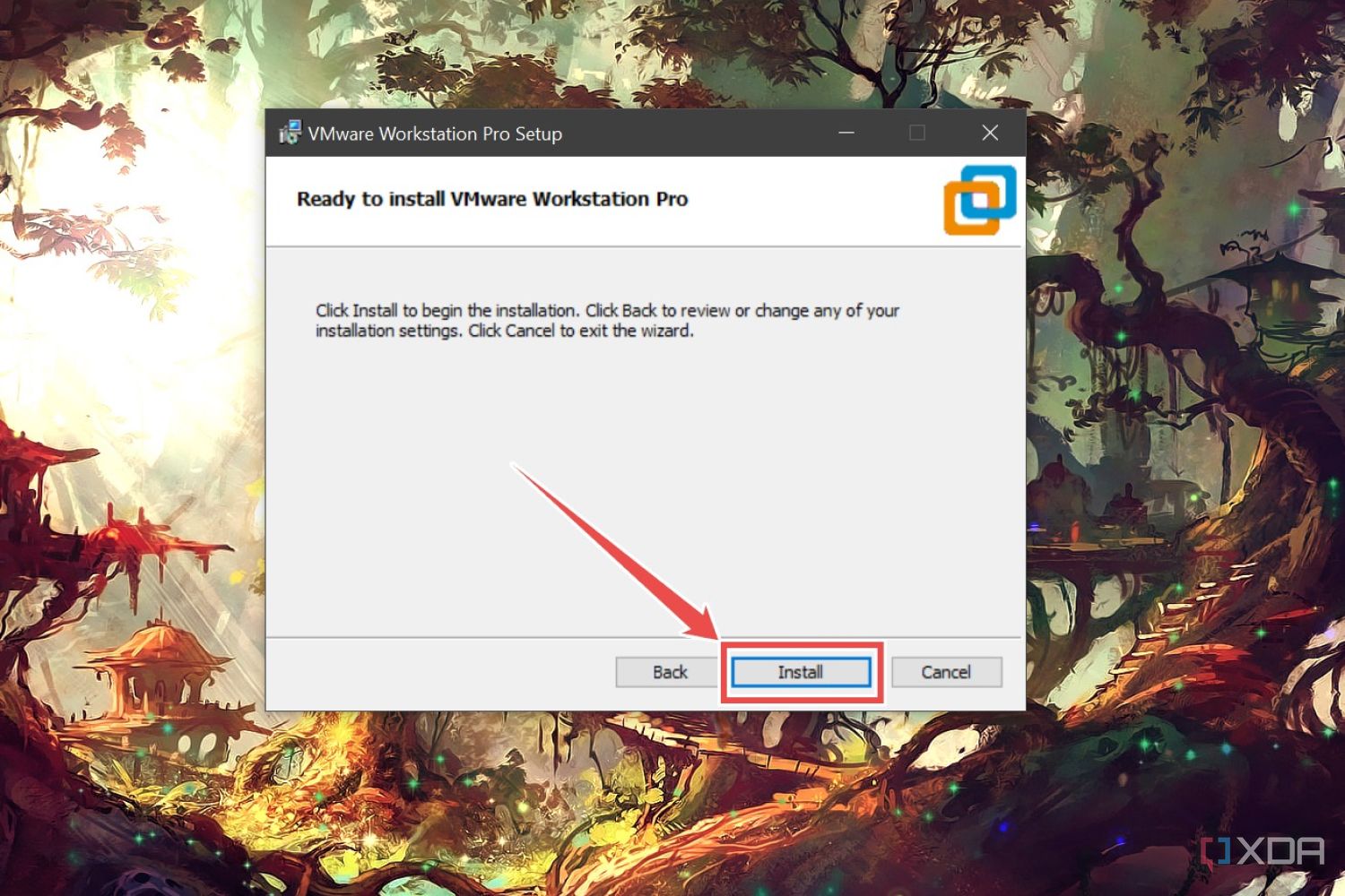 El asistente de instalación de VMware Workstation Pro con el botón Instalar resaltado