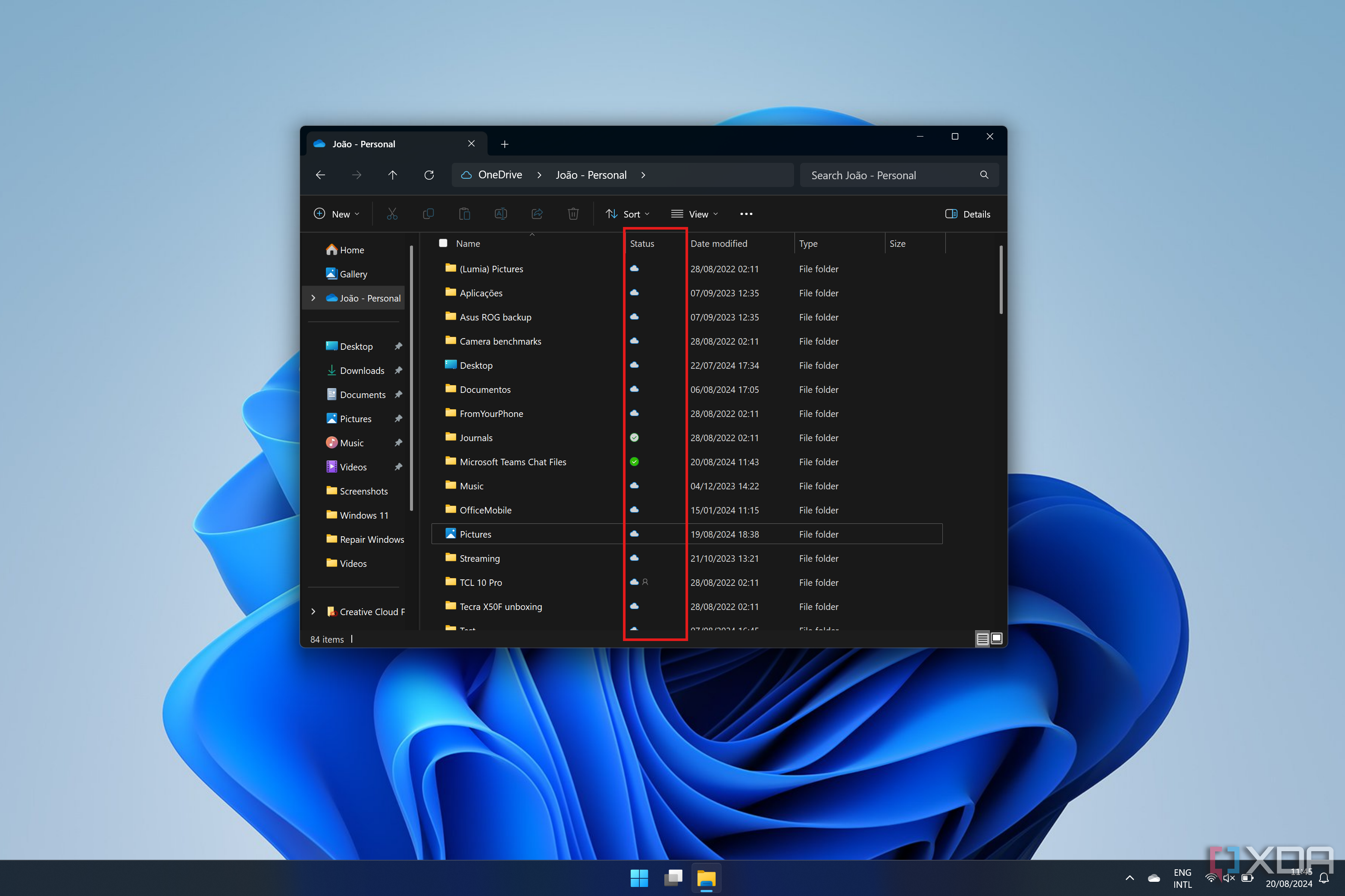 Captura de pantalla de la carpeta raíz de OneDrive en el Explorador de archivos con los íconos de estado resaltados