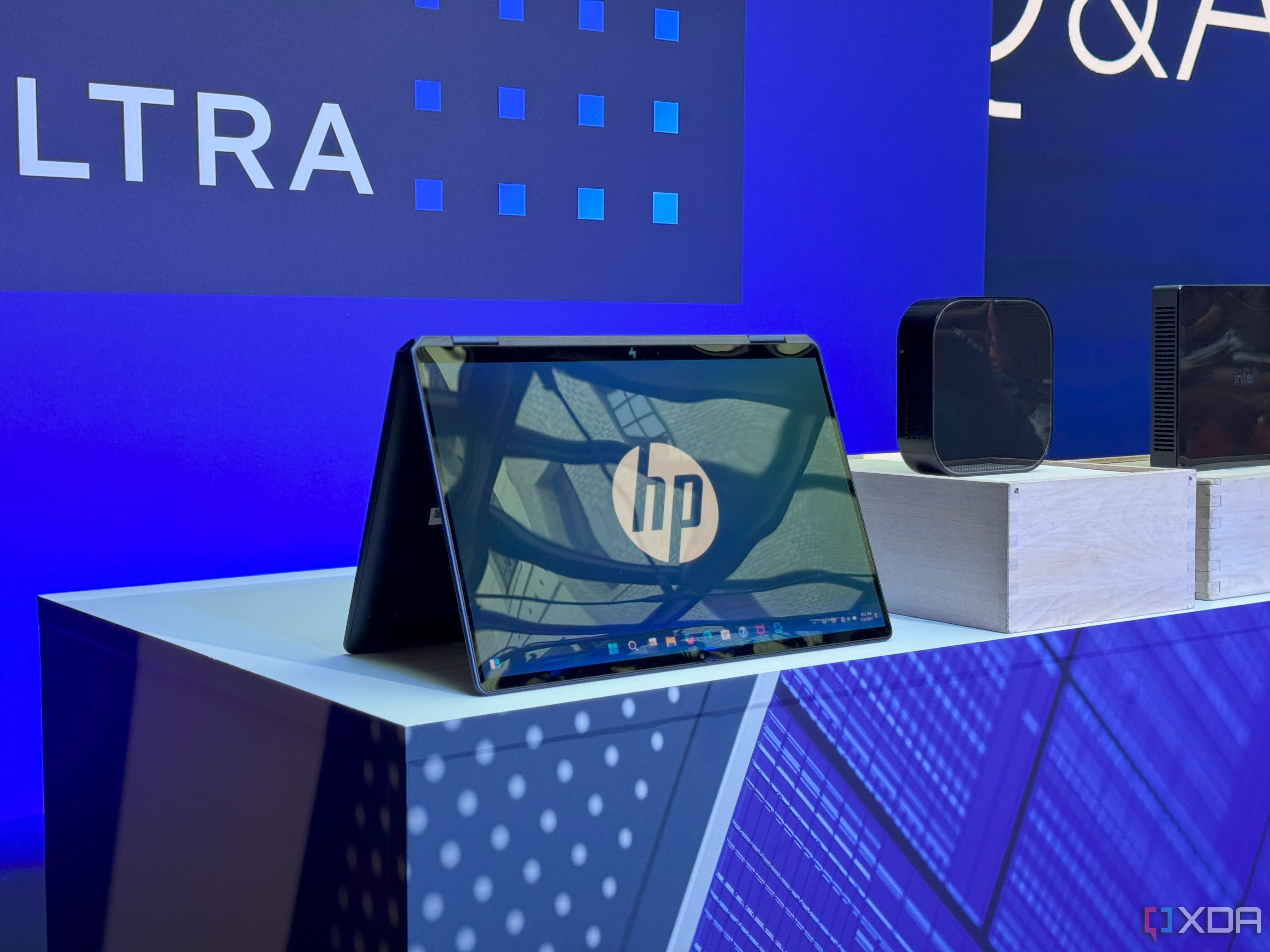 Una computadora portátil HP con Intel Core Ultra.