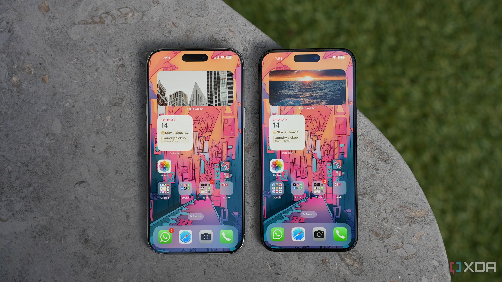 iPhone 16 Pro Max (izquierda) y iPhone 15 Pro Max (derecha)