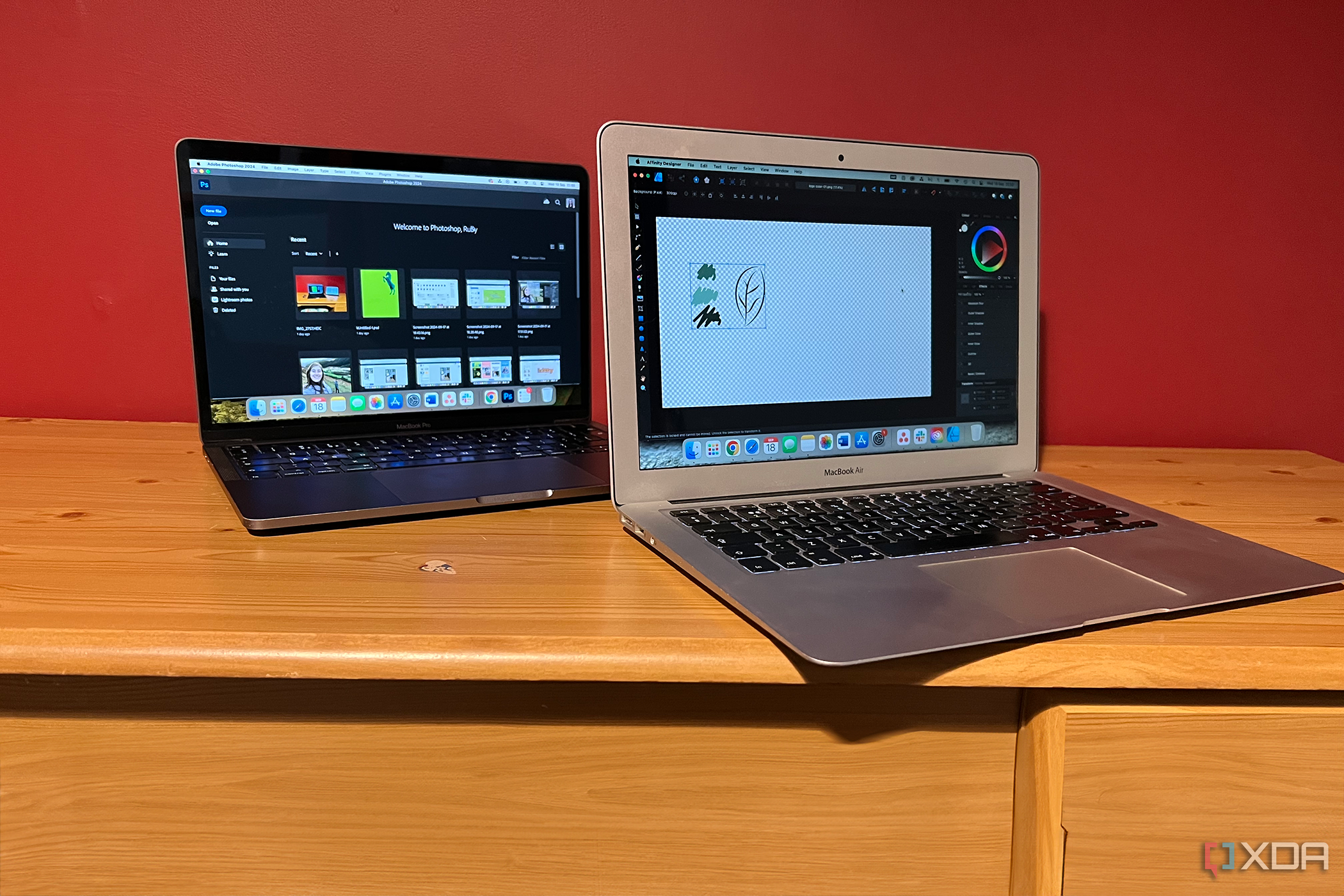 Photoshop en una MacBook Pro y Affinity Designer en una MacBook Air