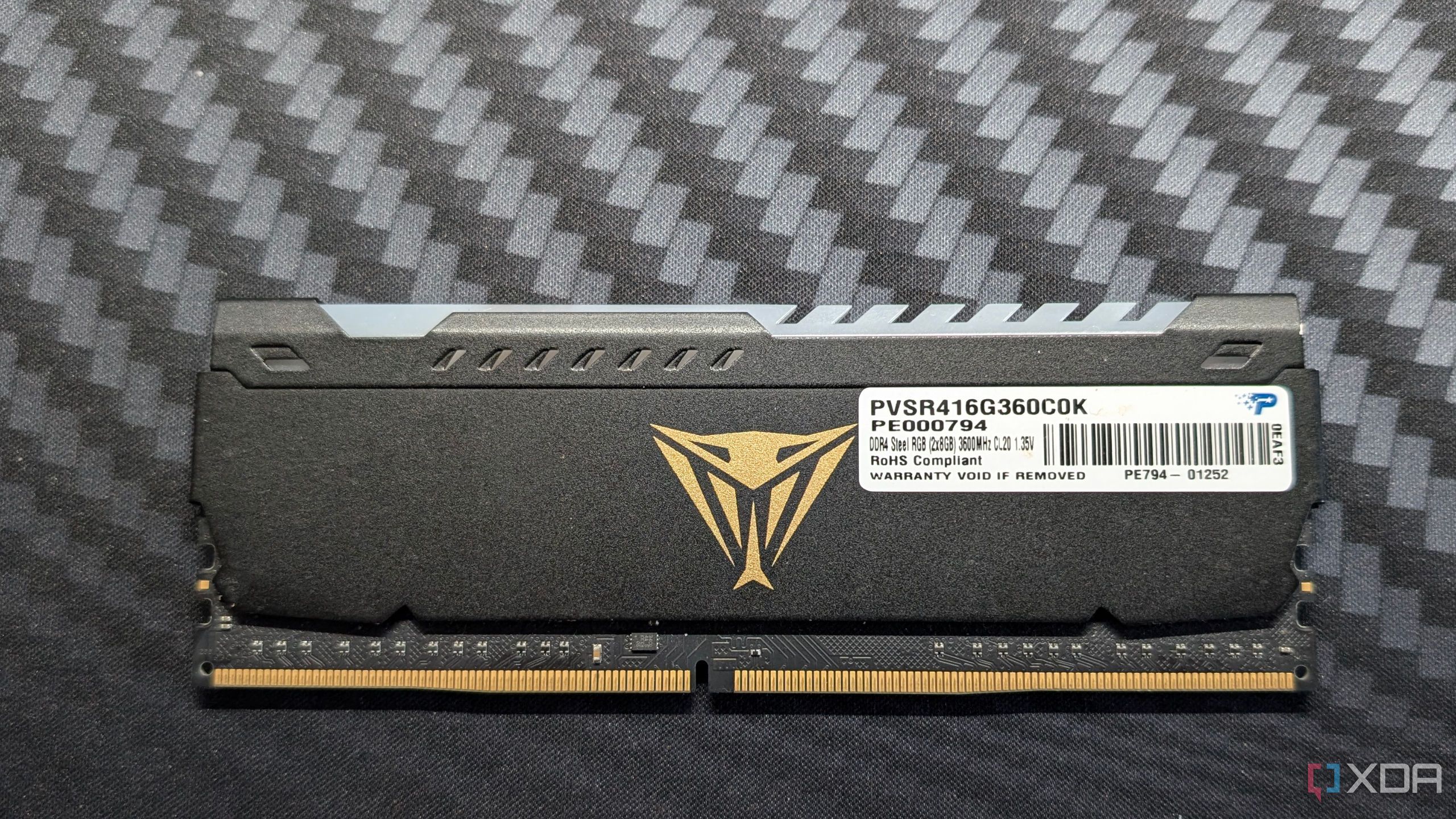 Módulo de memoria RAM DDR4 de acero Viper Patriot de un solo modelo