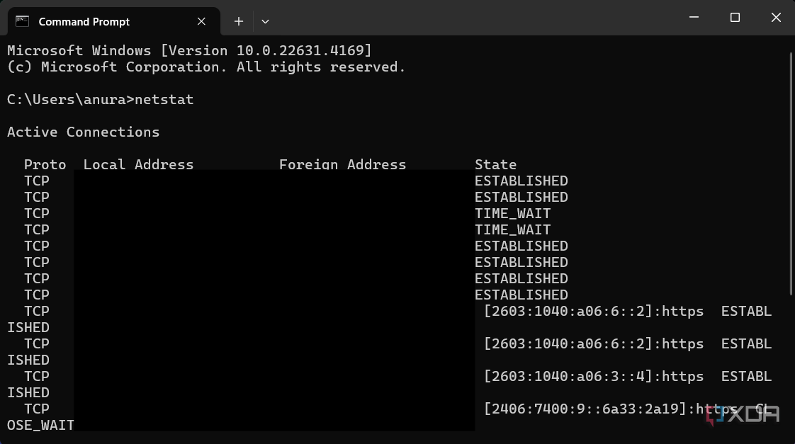 Captura de pantalla que muestra el comando netstat en el símbolo del sistema