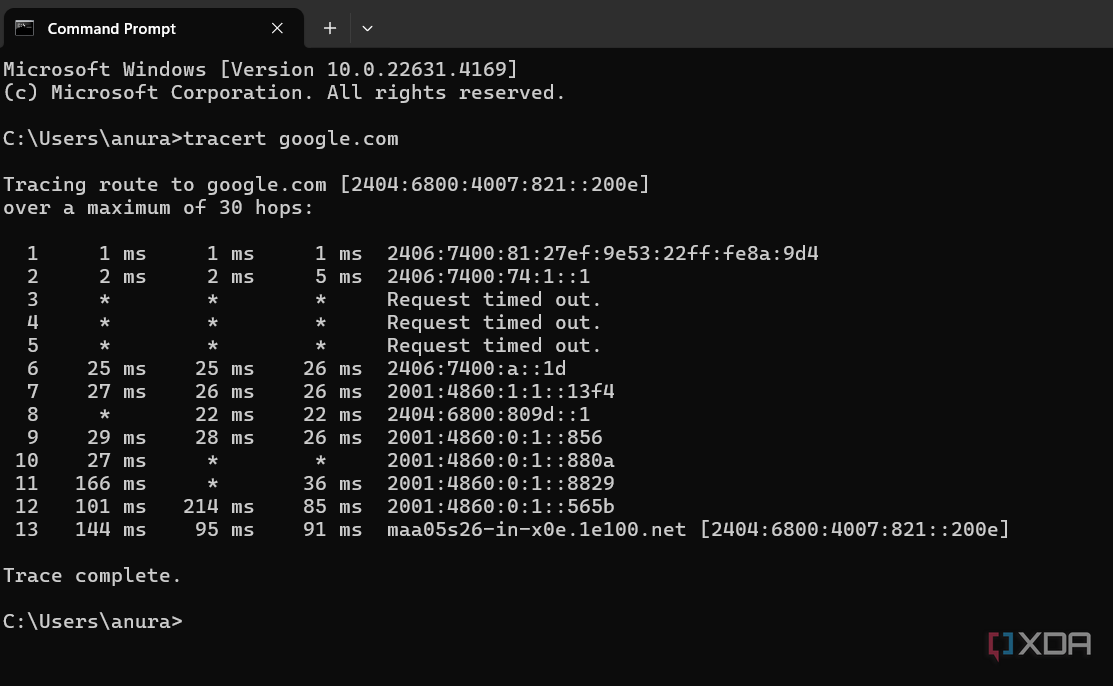 Captura de pantalla que muestra el comando Tracert en el símbolo del sistema