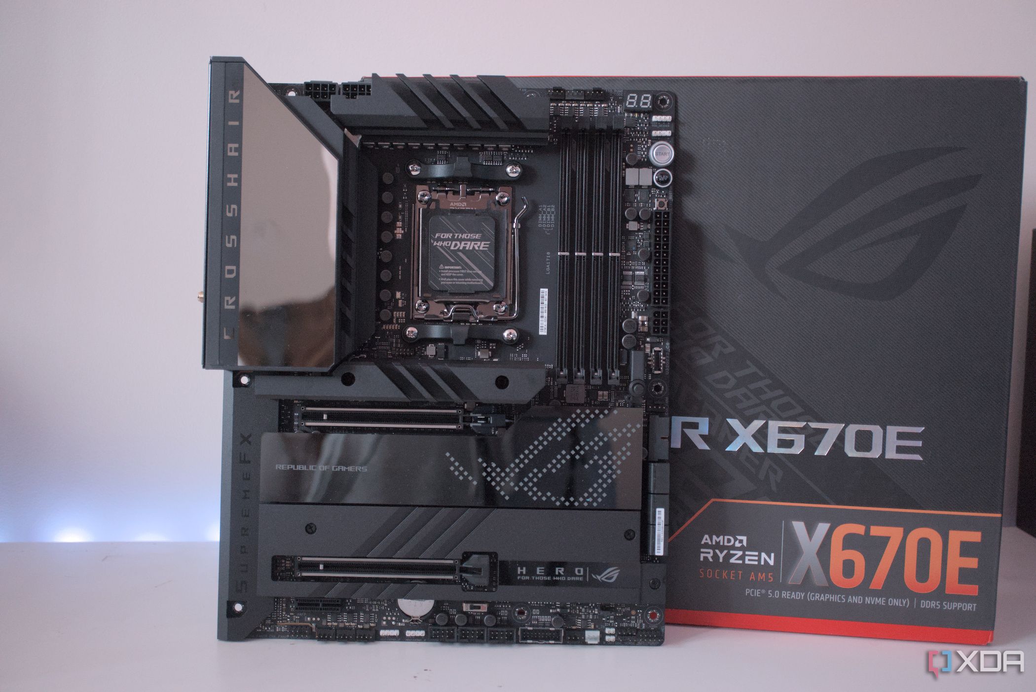 ASUS ROG Crosshair X670E Héroe