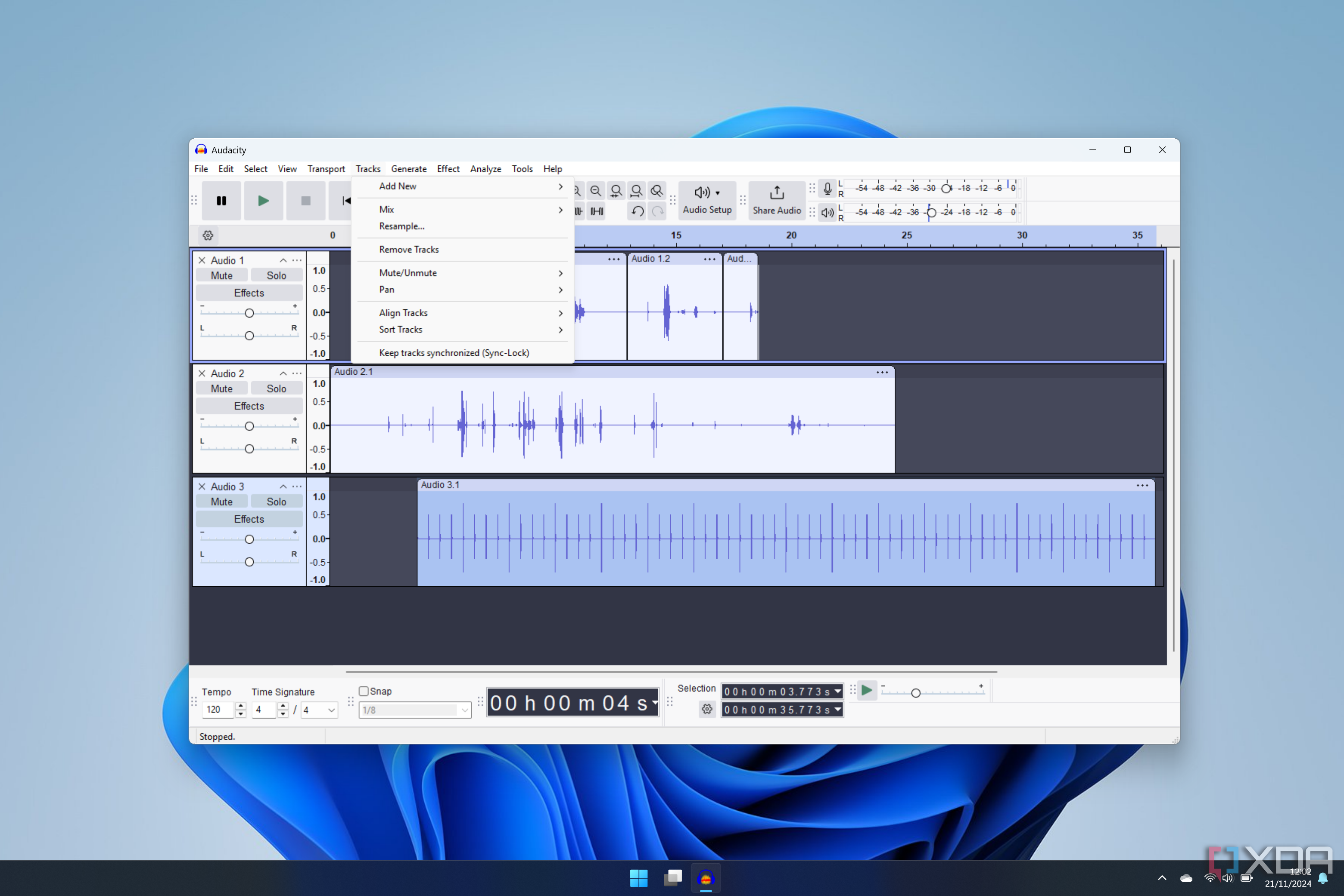 Captura de pantalla de Audacity que muestra el menú Pistas