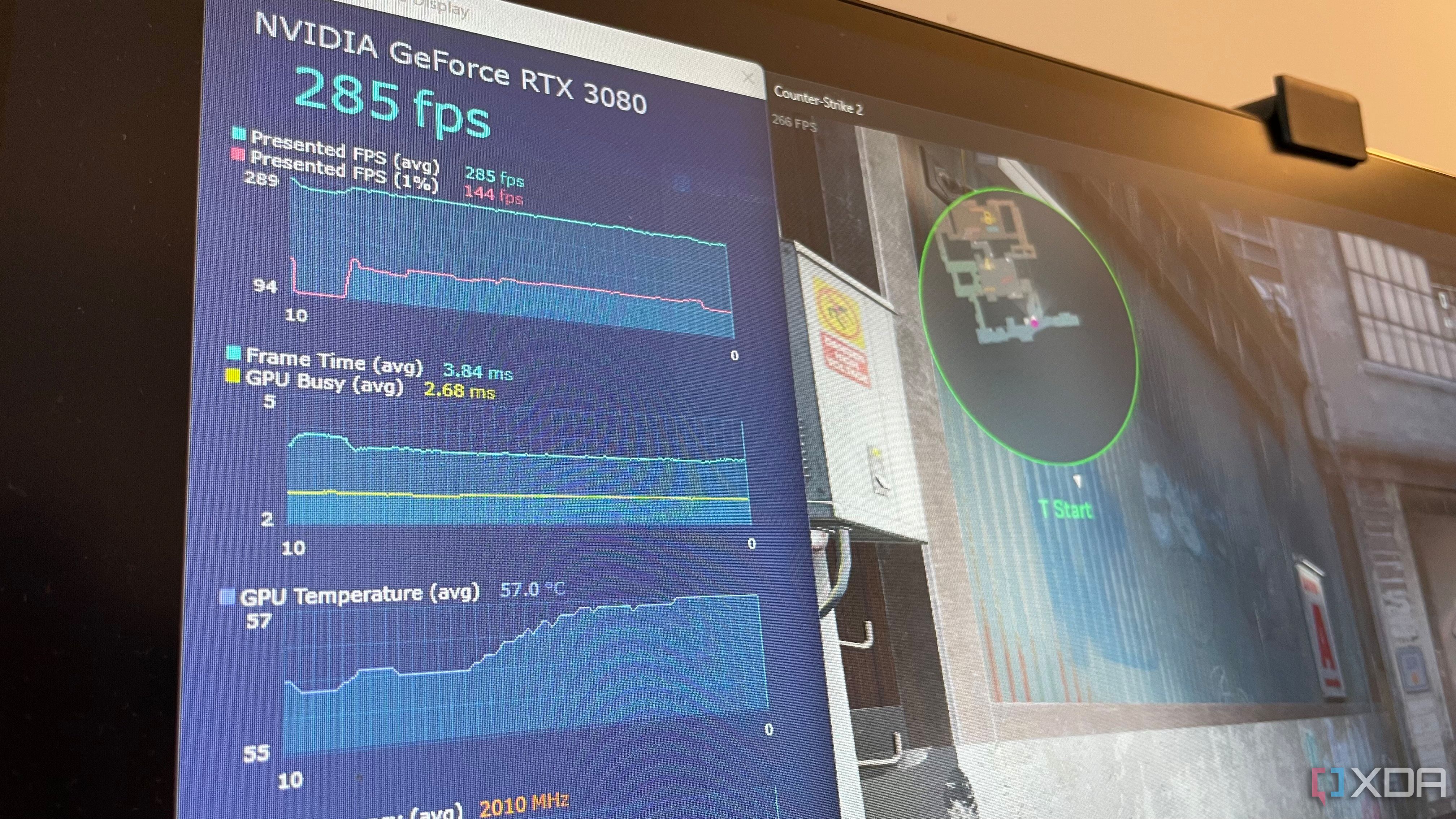 Una foto que muestra algunas métricas de rendimiento medidas por Intel PresentMon