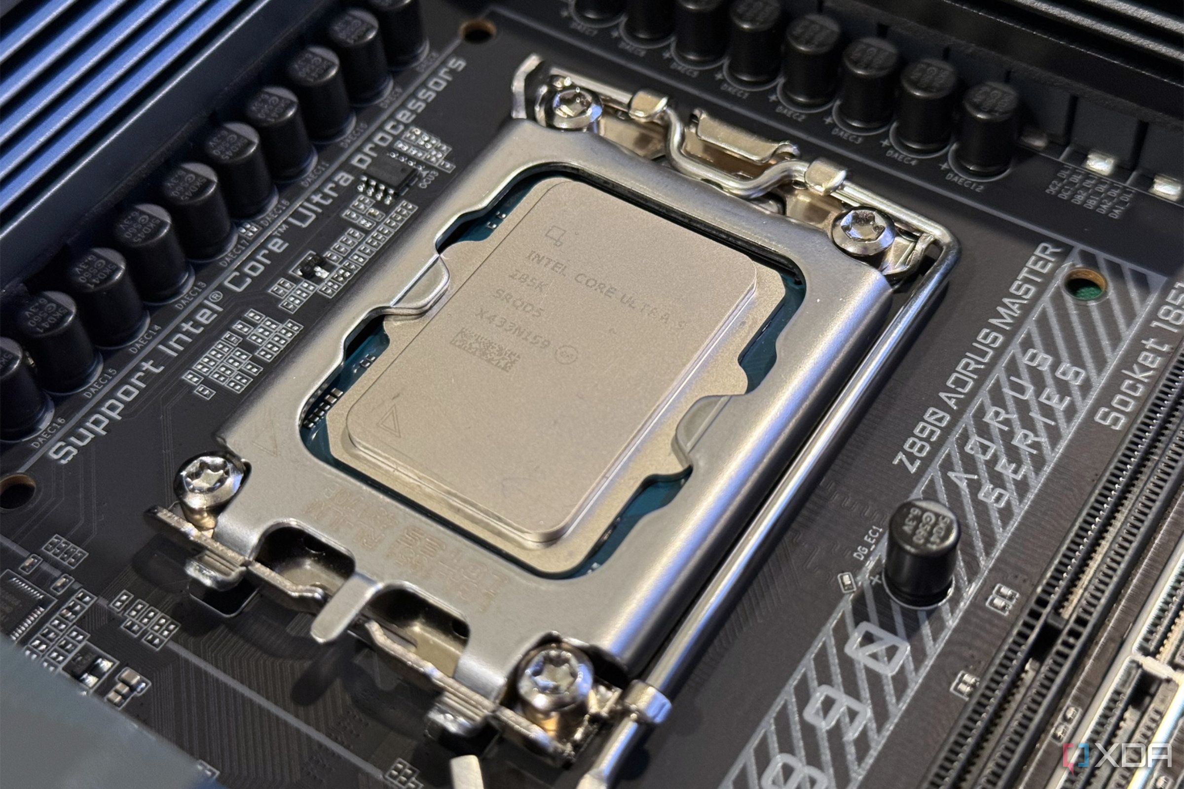 Intel Core Ultra 9 285k en el zócalo