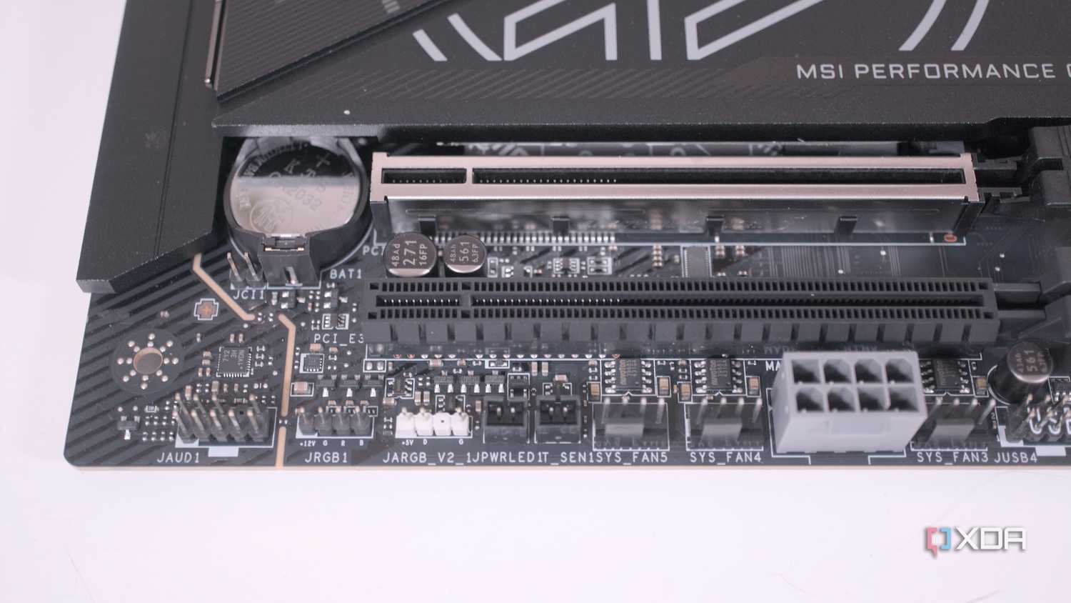 MSI MPG X870E Carbon WiFi lower headers