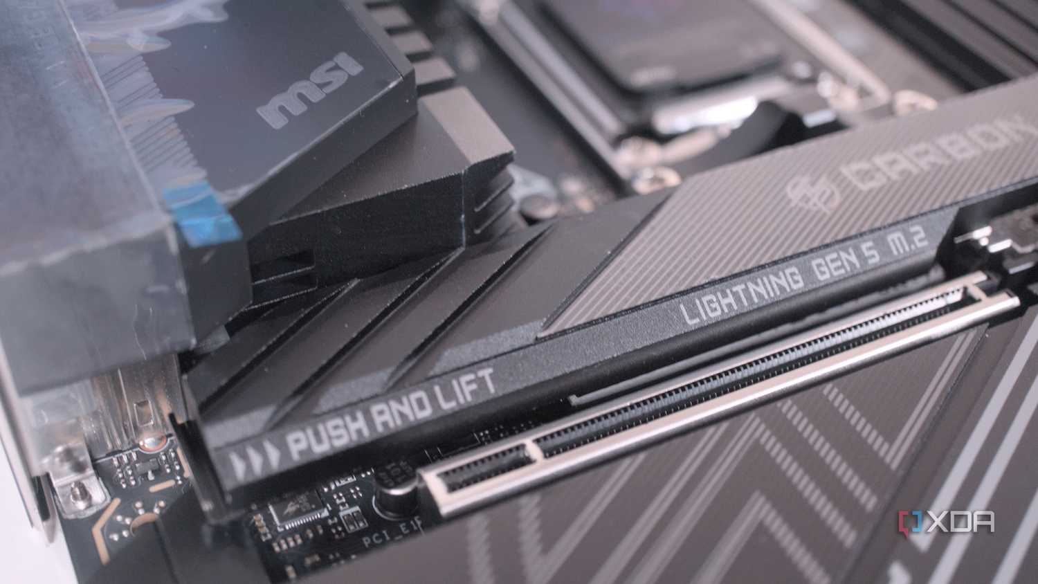 MSI MPG X870E Carbon WiFi M.2 quick release