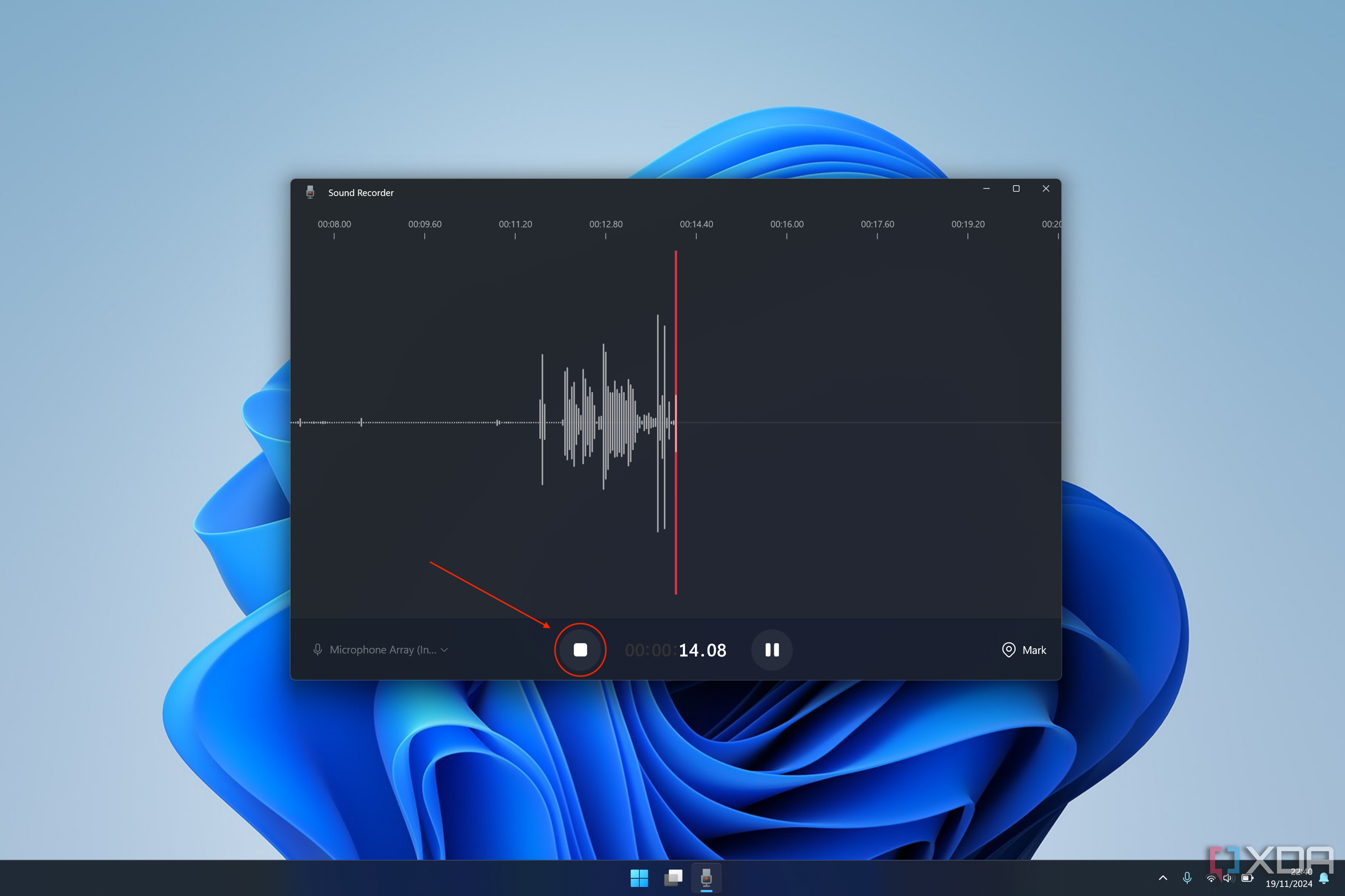 Captura de pantalla de la grabadora de sonido de Windows 11 durante una grabación con el botón Detener resaltado