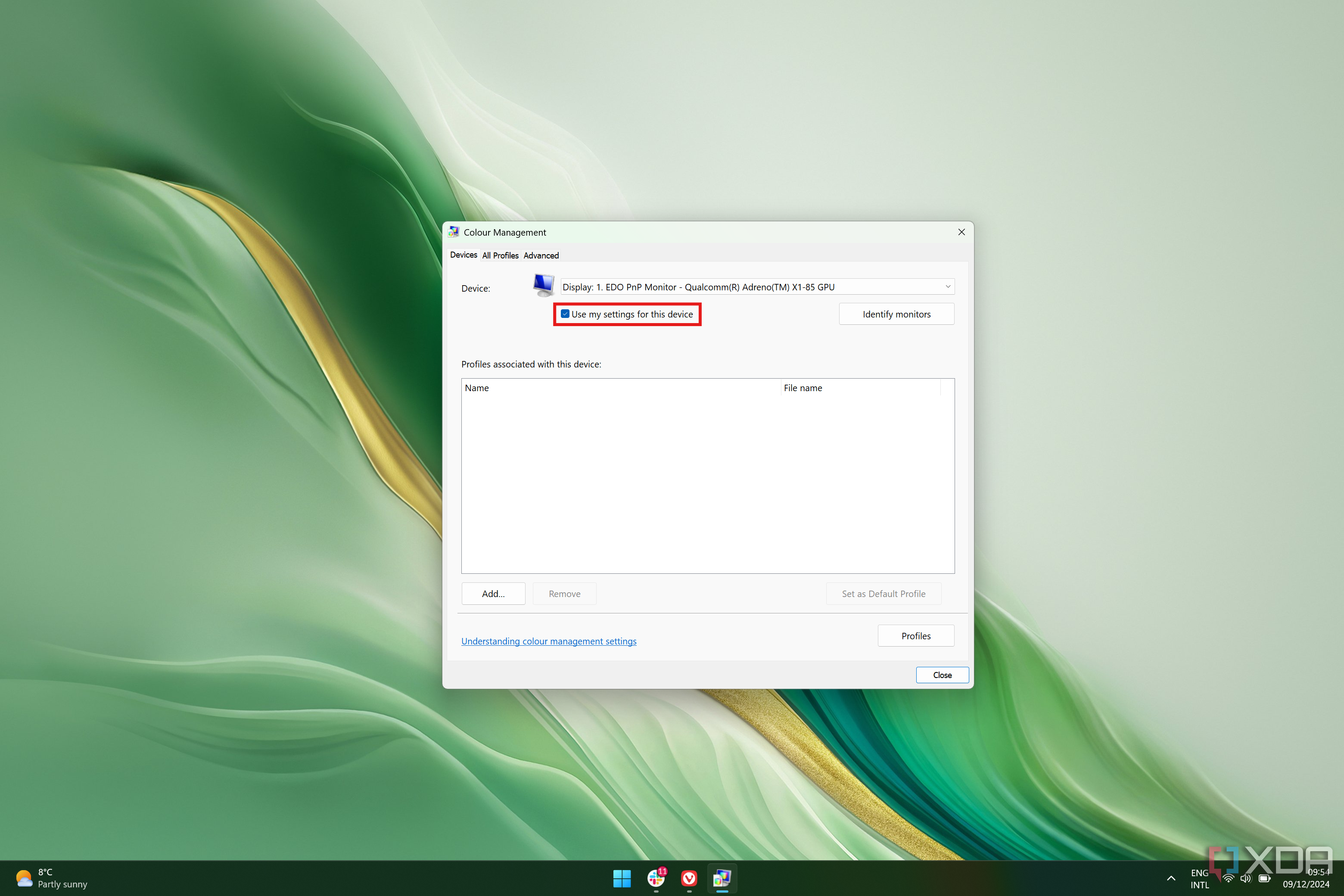 Captura de pantalla de la configuración de administración del color en Windows 11 con la opción de usar configuraciones personalizadas habilitadas