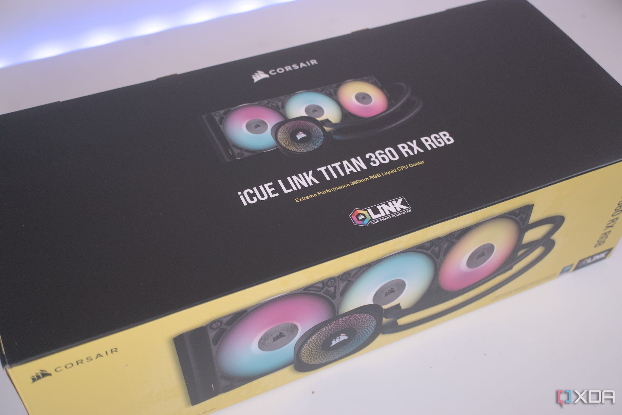 Caja Corsair iCUE Link Titan 360 RX RGB