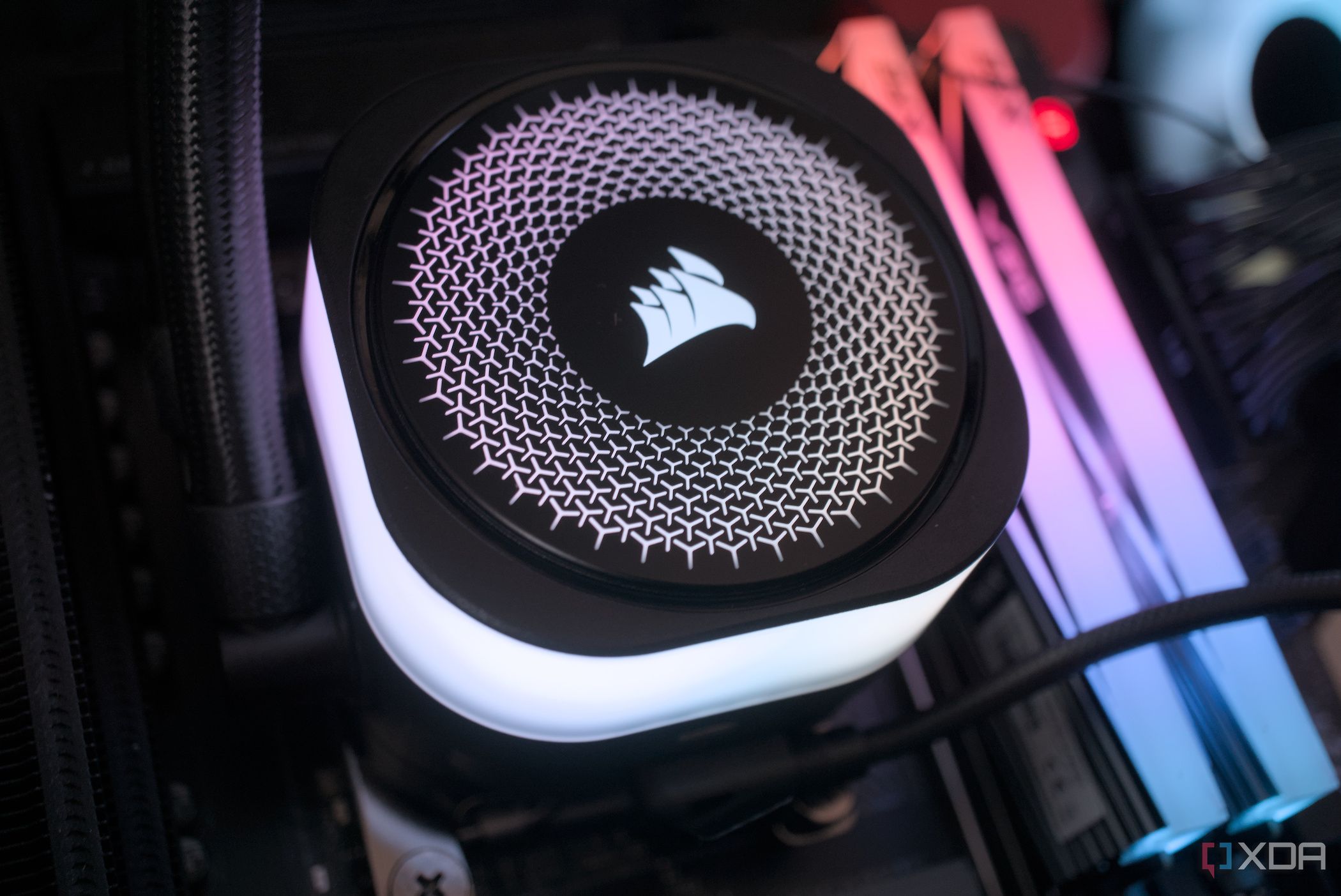 Enlace Corsair iCUE Titan 360 RX RGB