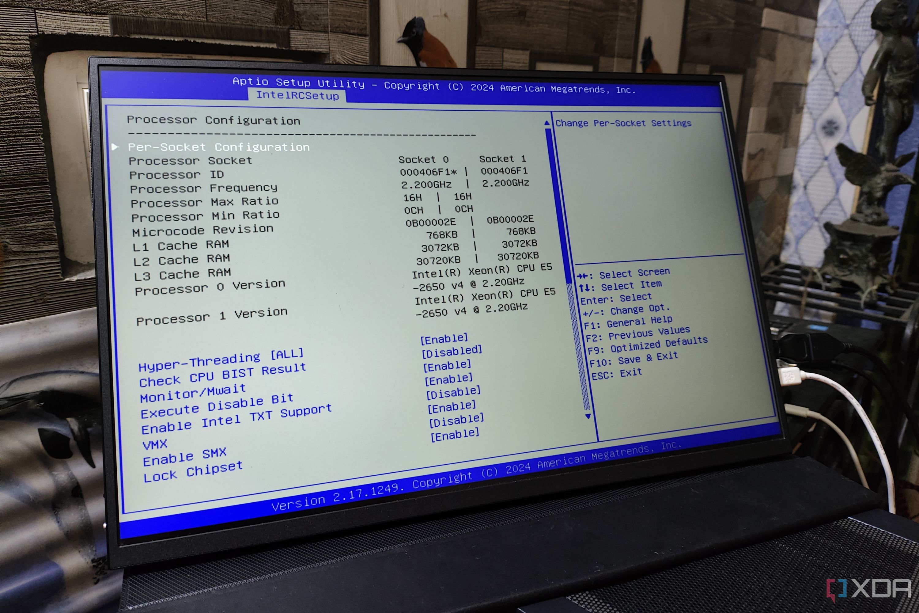 La configuración del BIOS al intentar instalar Harvester en una CPU Intel Xeon