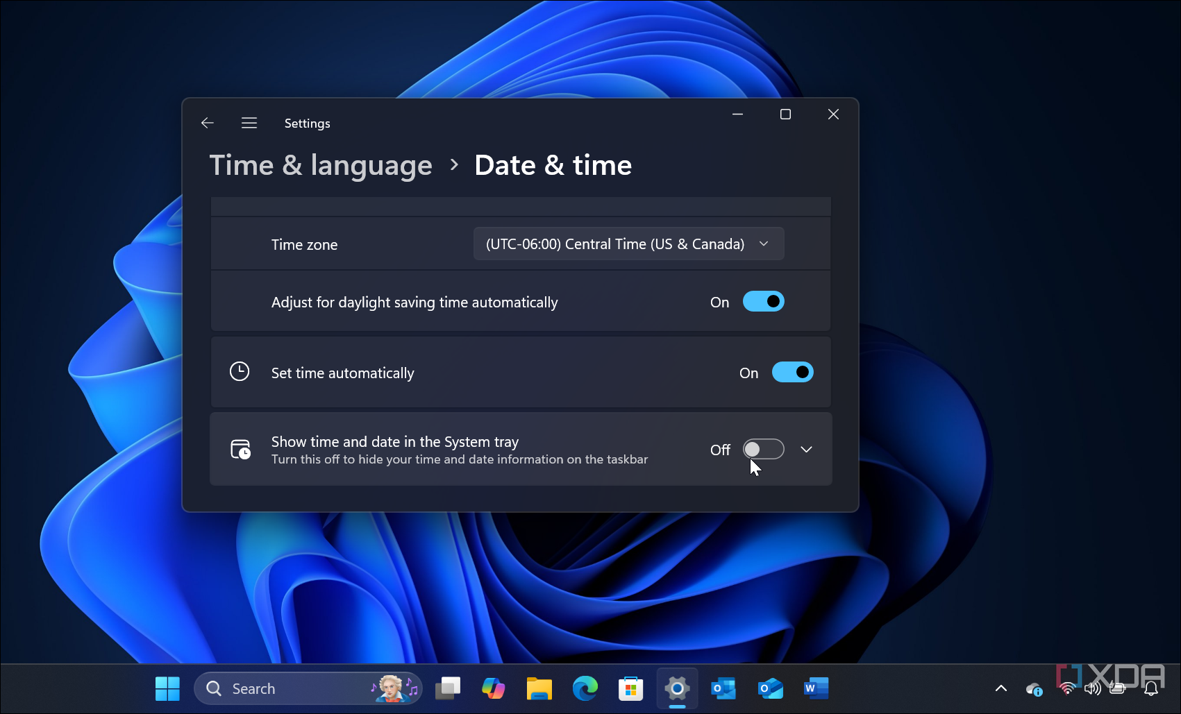 Muestra la configuración de hora e idioma en Windows 11 para ocultar el reloj en la bandeja del sistema en la barra de tareas