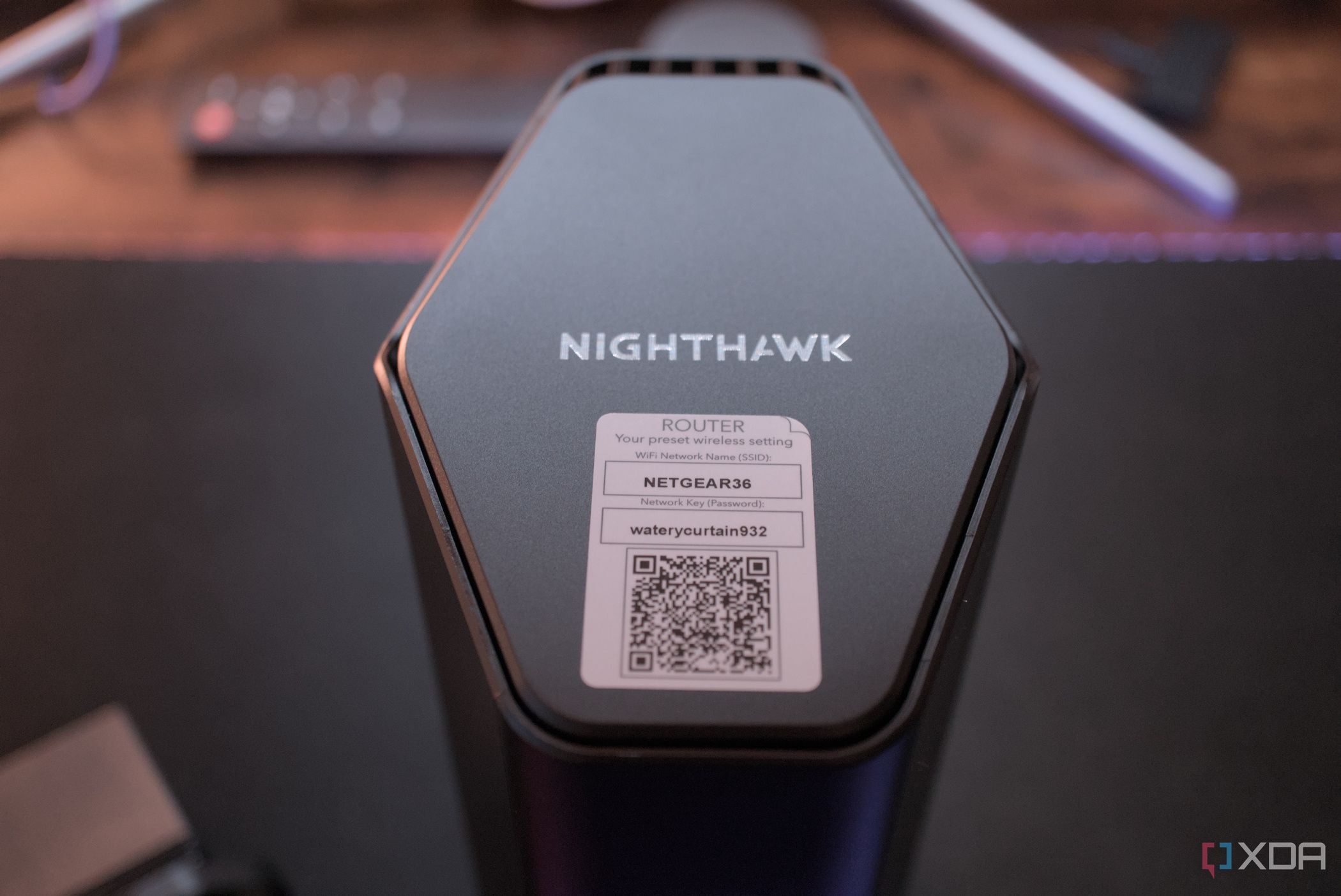 Netgear Nighthawk RS300 superior