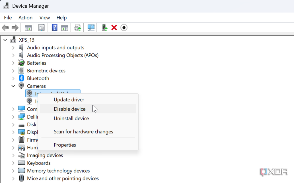 Mostrando cómo deshabilitar su cámara web en el Administrador de dispositivos en Windows 11