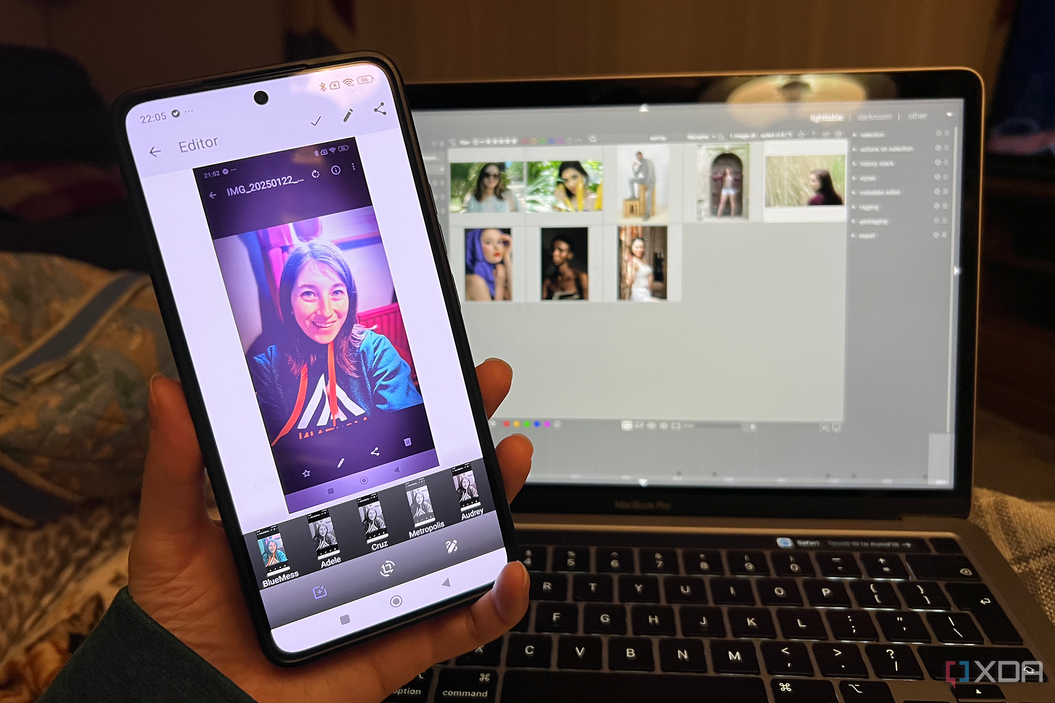 Galería Fossify en Android y Darktable en MacBook