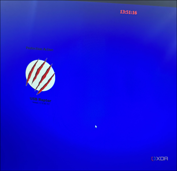 screenshot showing USB Raptor custom lock screen message