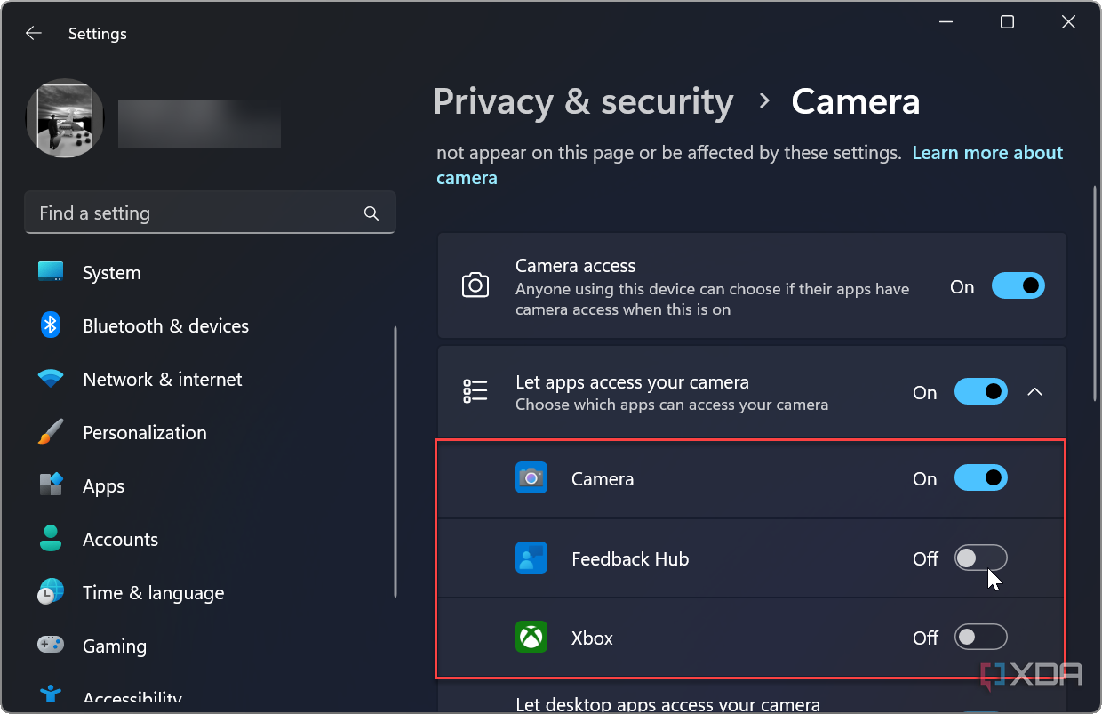 La captura de pantalla muestra cómo deshabilitar el acceso de la aplicación a su cámara web en Windows 11