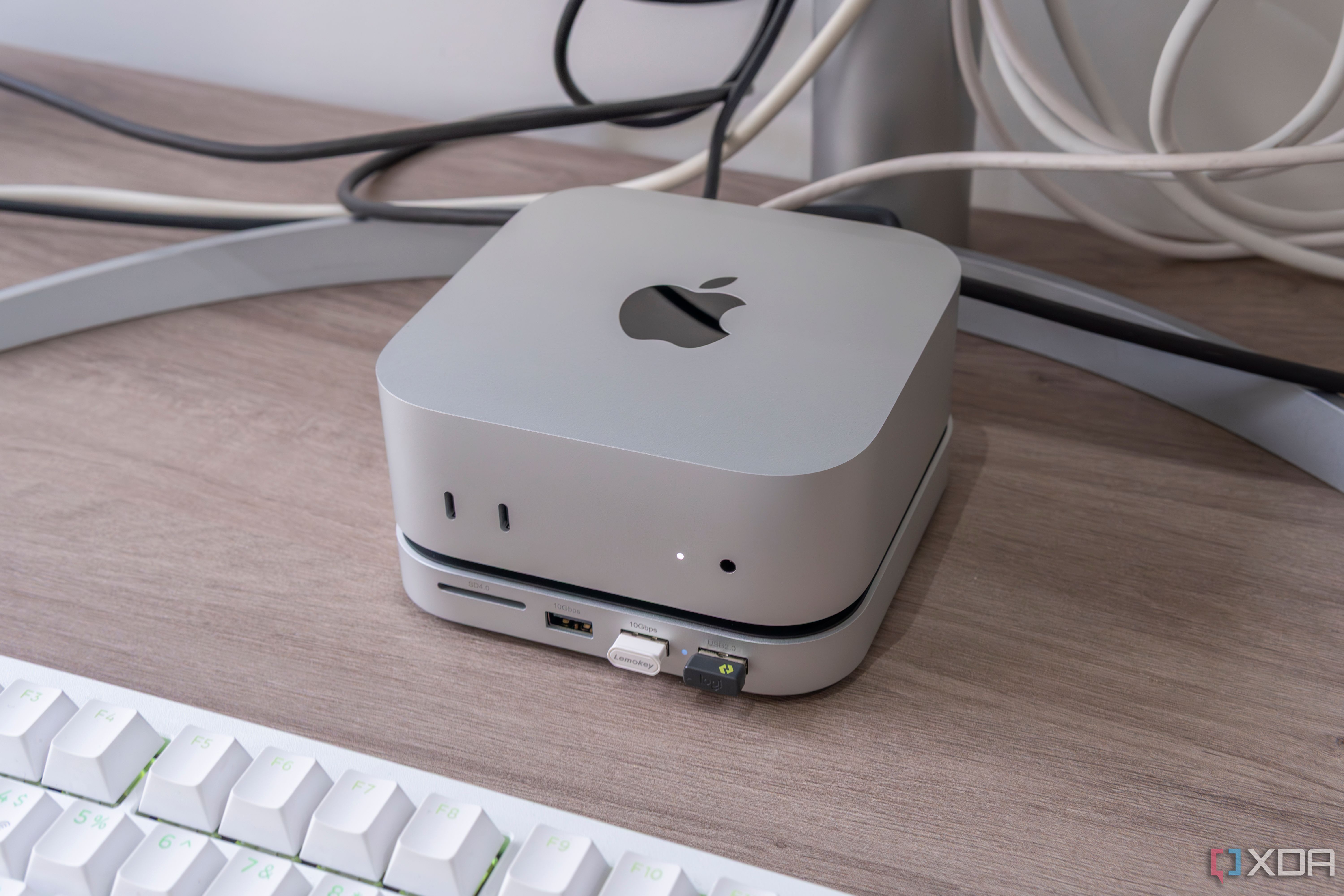 An M4 Mac Mini on top of the Satechi Stand & Hub