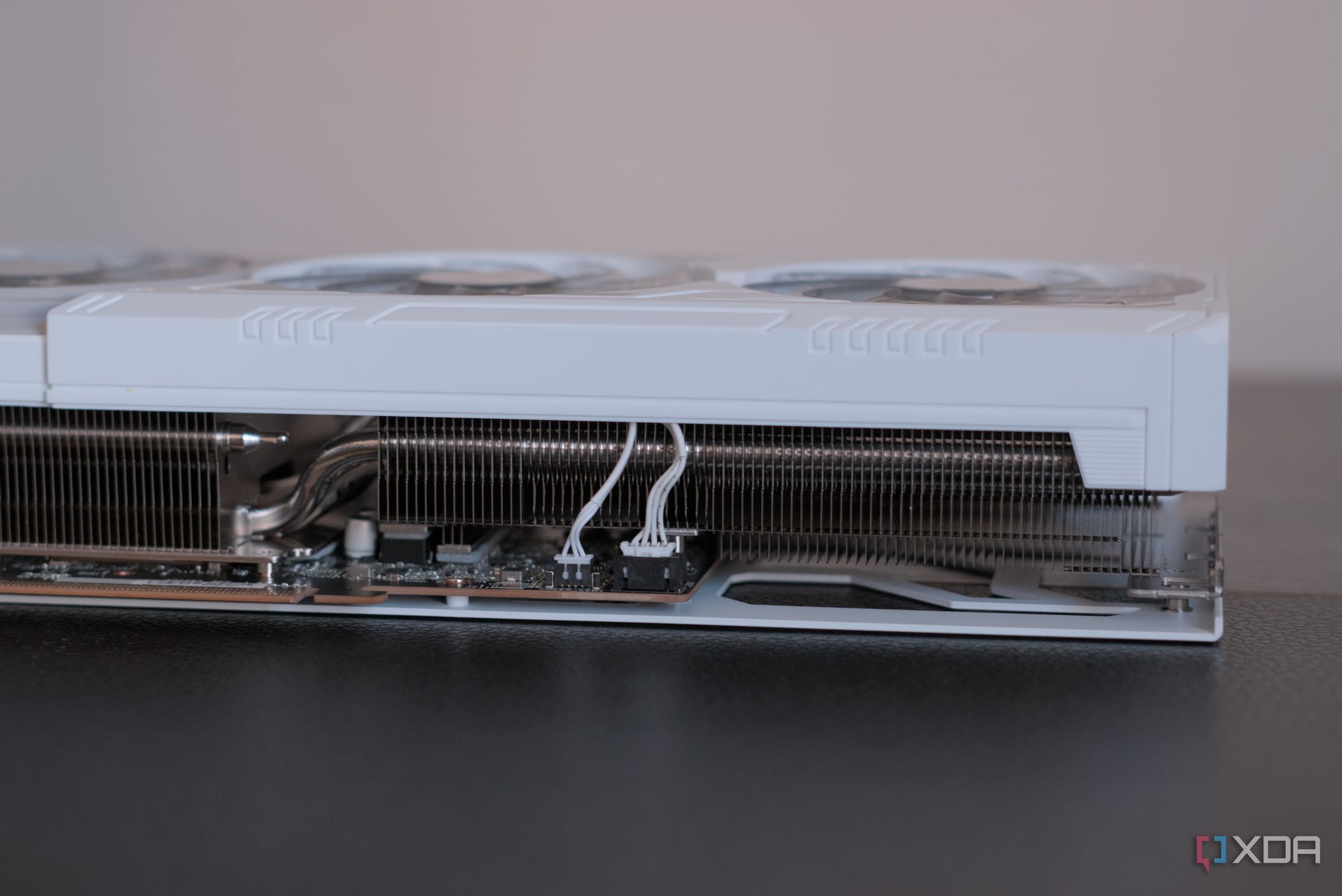 asrock-radeon-rx-9070-xt-steel-legend-fi