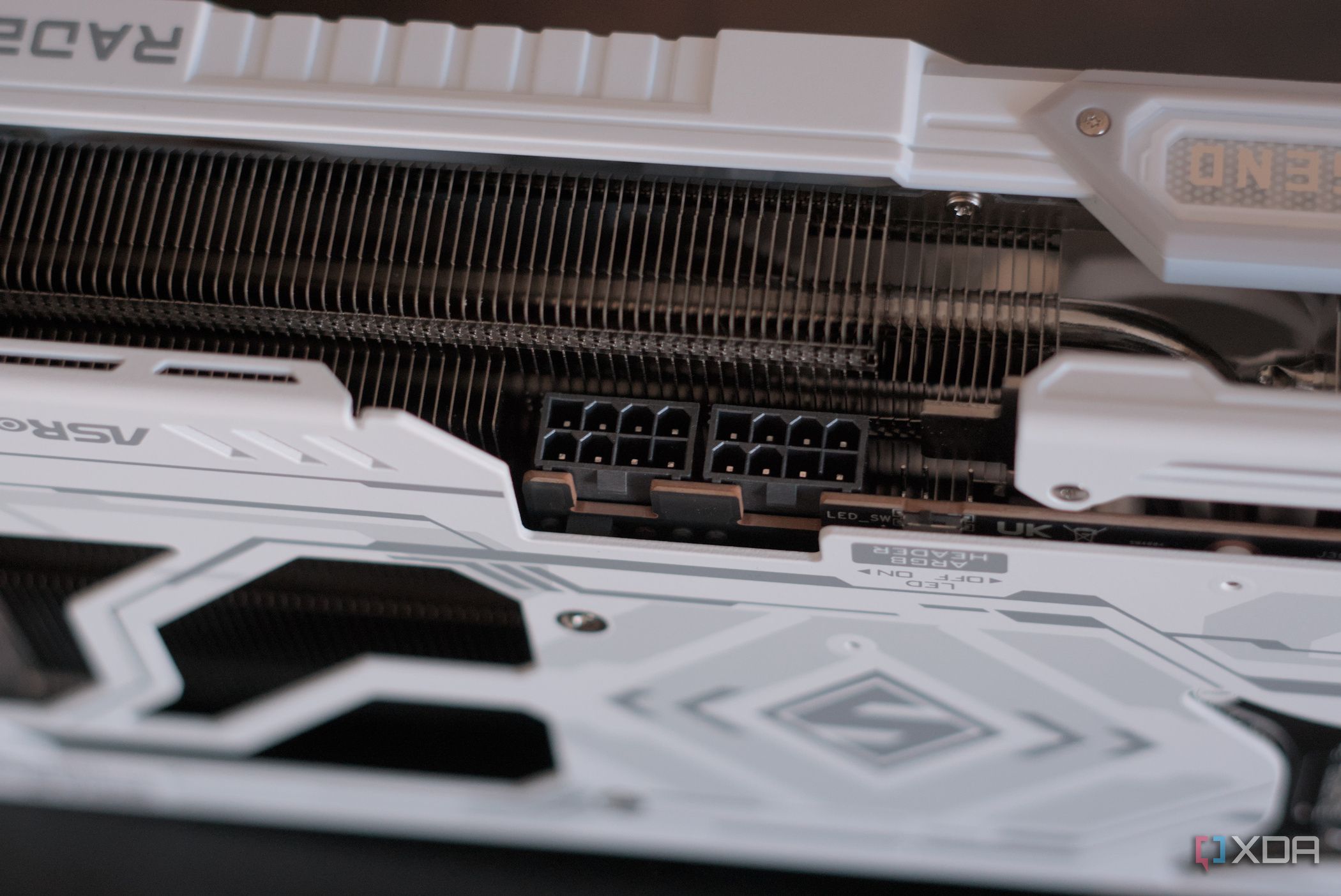 asrock-radeon-rx-9070-xt-steel-legend-po