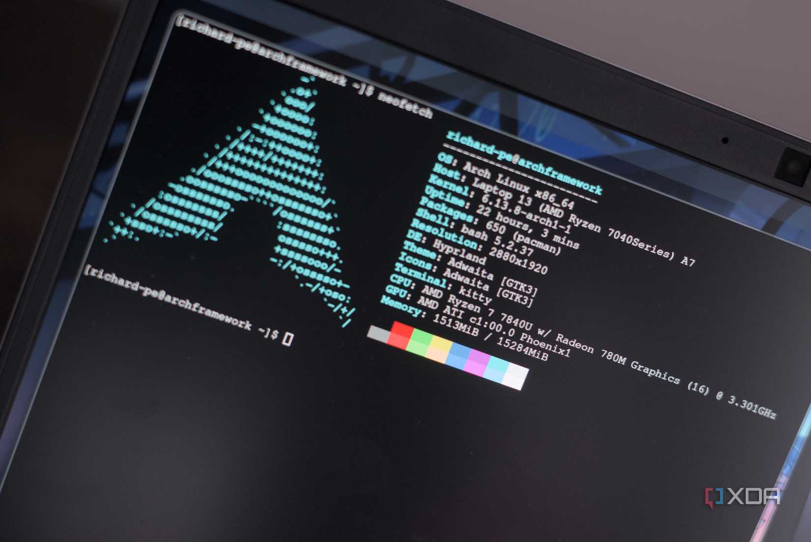 La computadora portátil marco ejecutando Arch Linux
