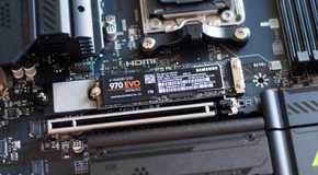 MSI MAG X870E Tomahawk Wifi ez ssd